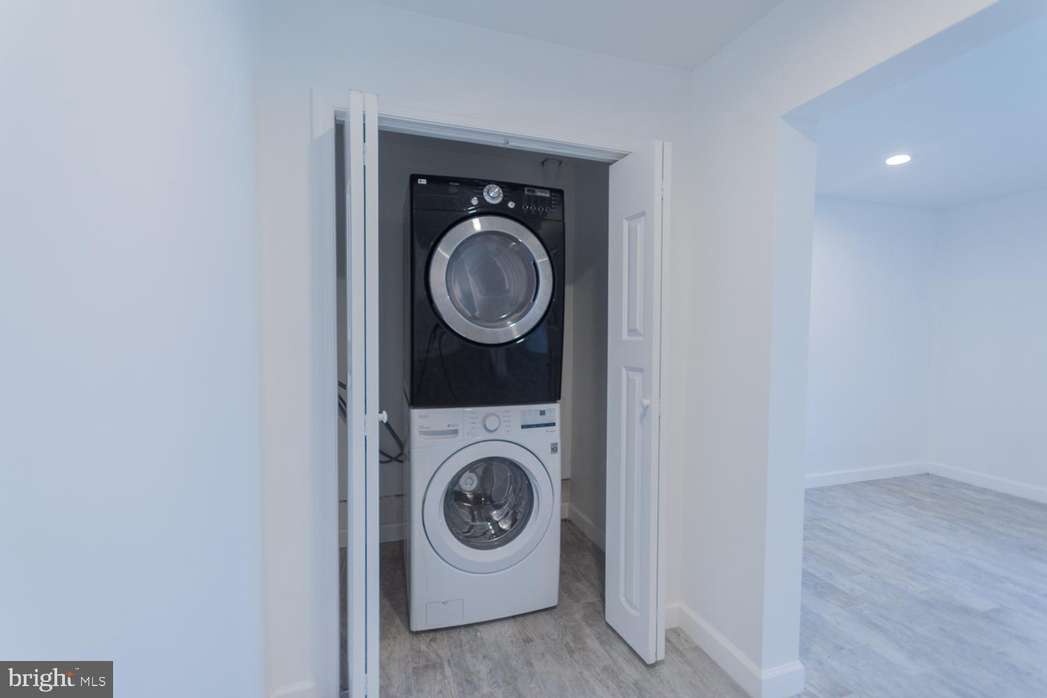 PLEASANT VIEW - Residential Lease