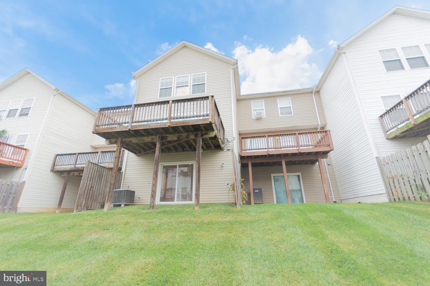 PLEASANT VIEW - Residential Lease