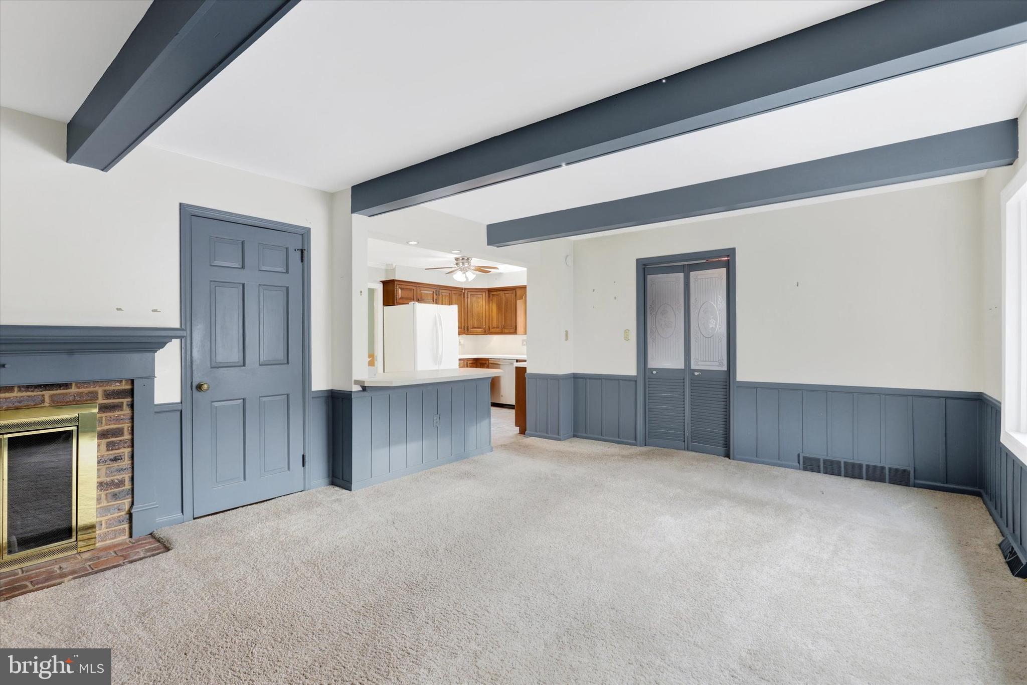 POINT RIDGE FARMS - Residential