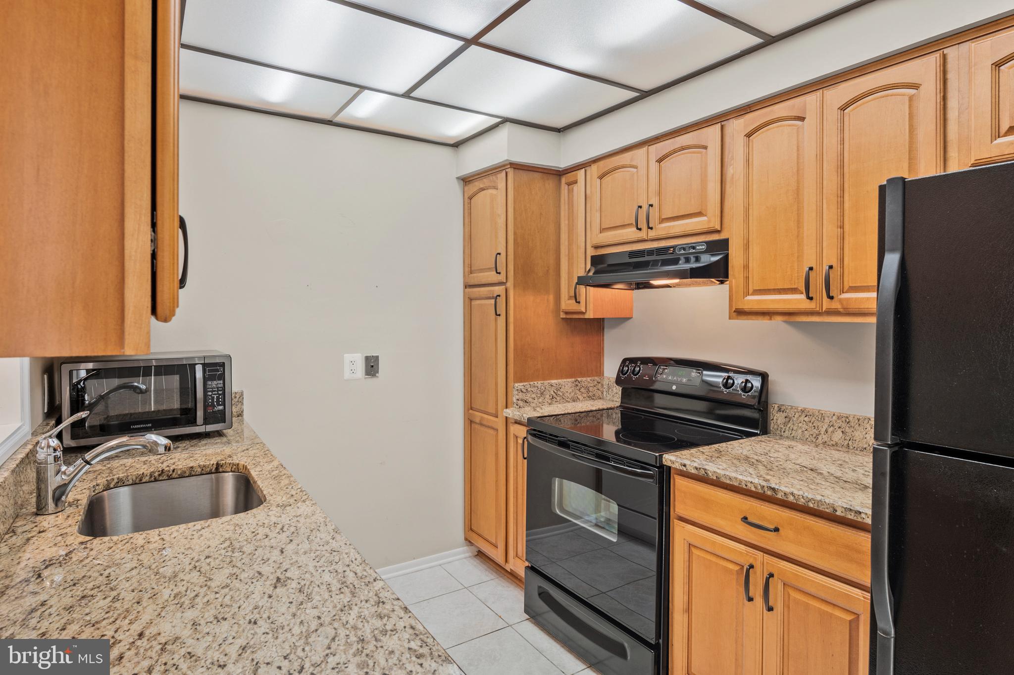 LEISURE WORLD - Residential