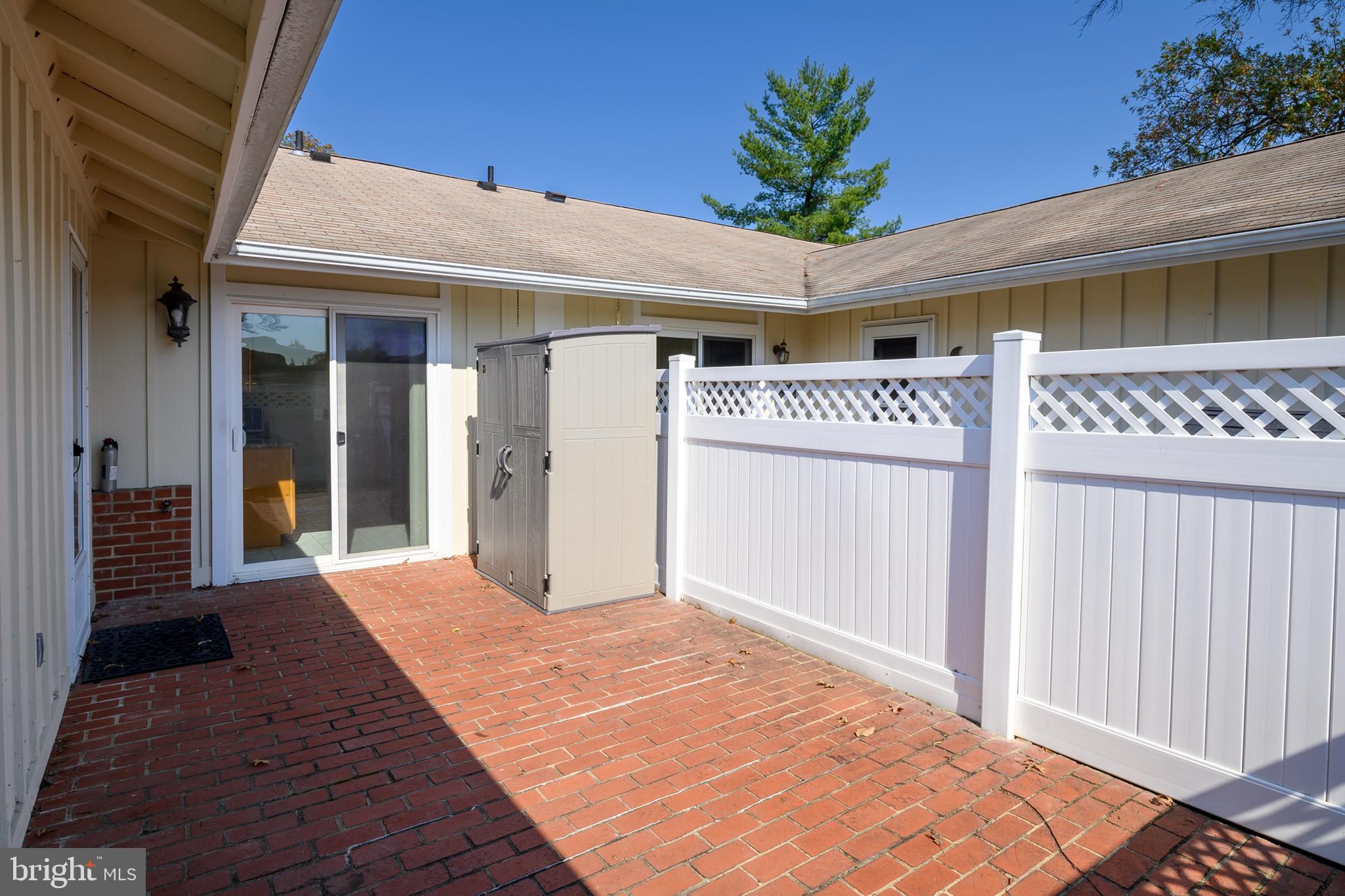 LEISURE WORLD - Residential