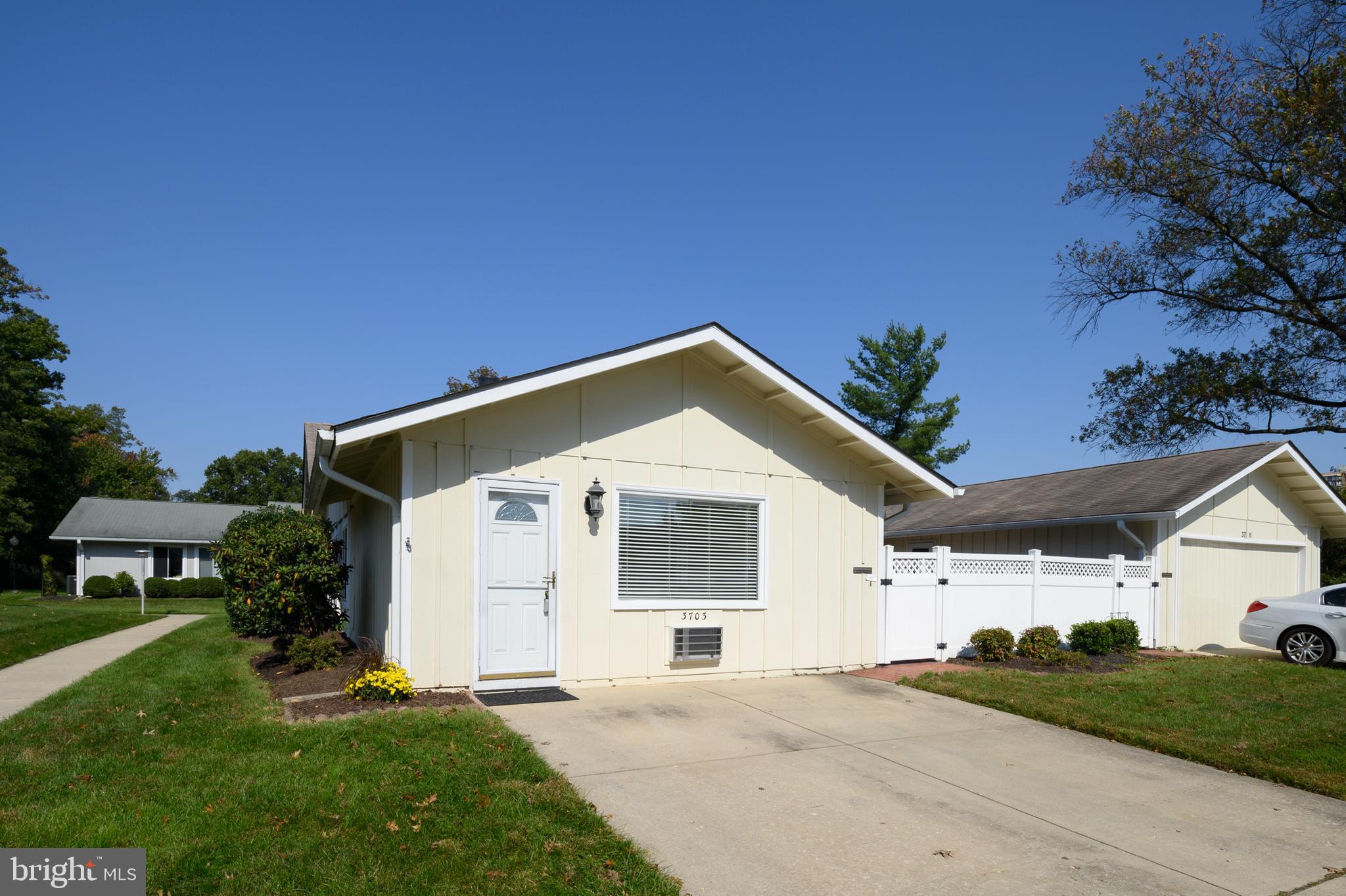 LEISURE WORLD - Residential