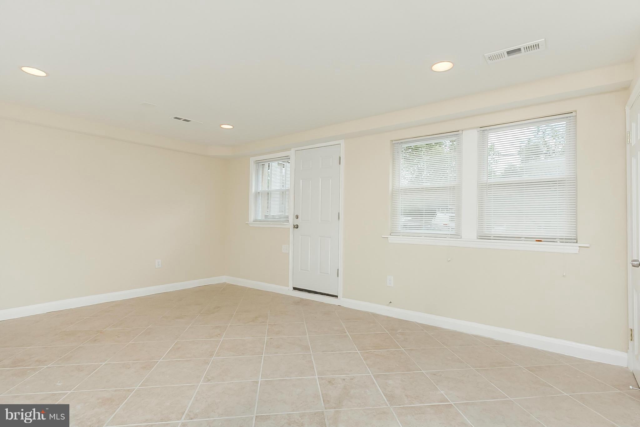 NORTHWOOD - Residential