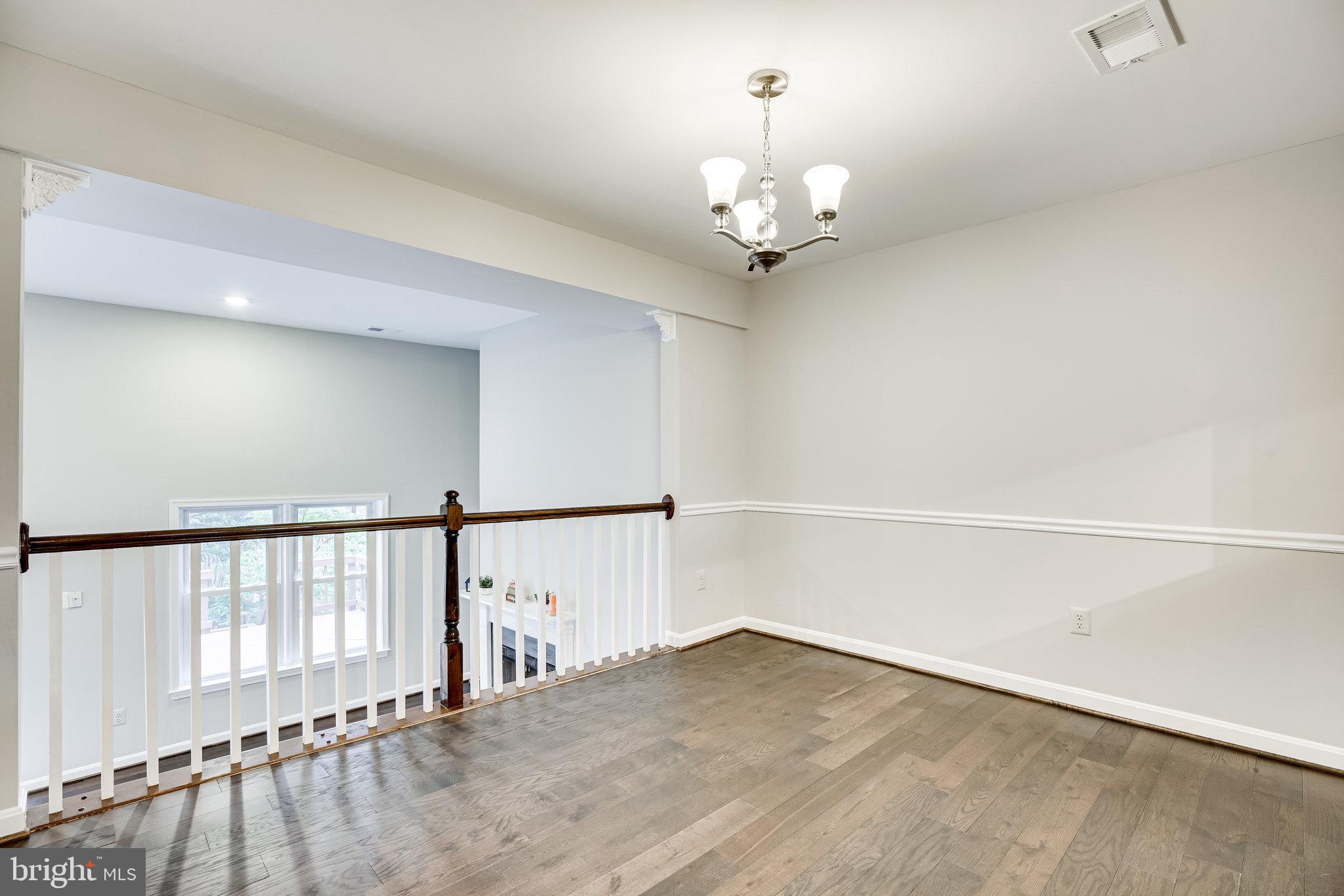 PINECREST - Residential