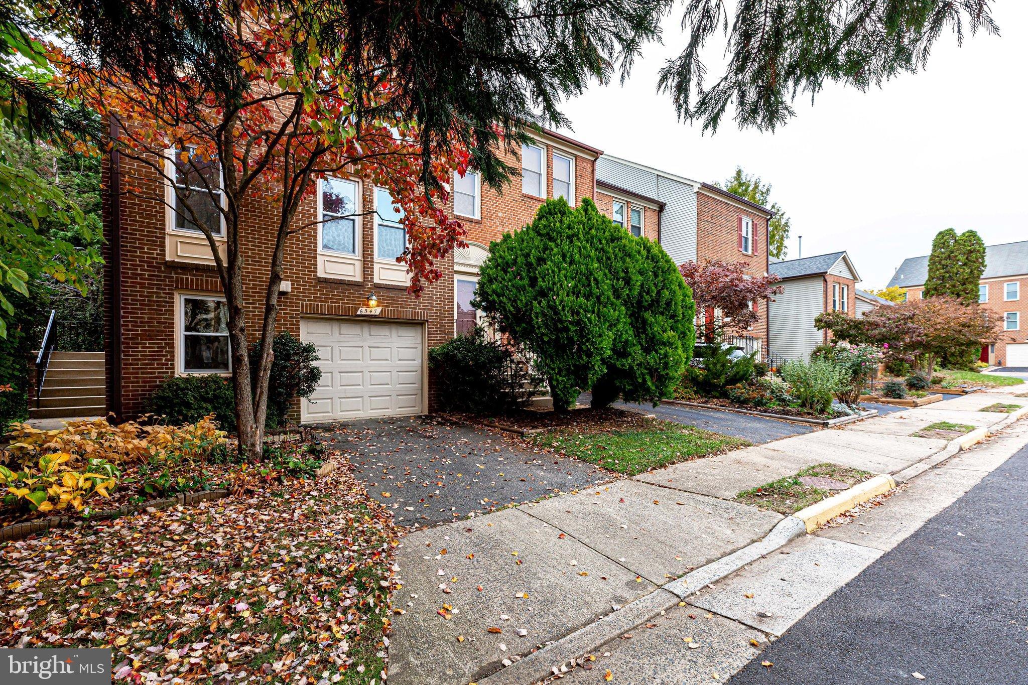 PINECREST - Residential