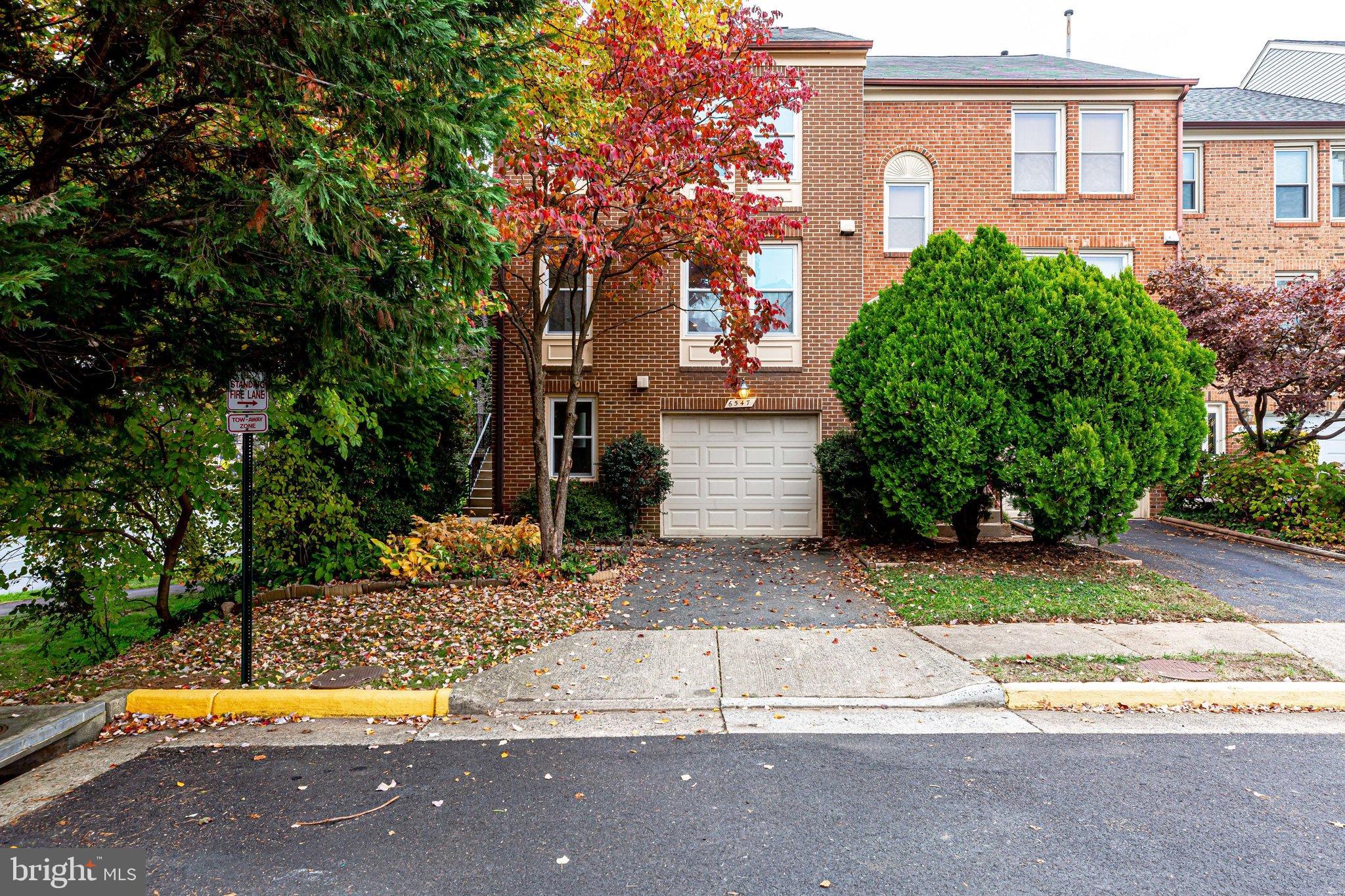 PINECREST - Residential