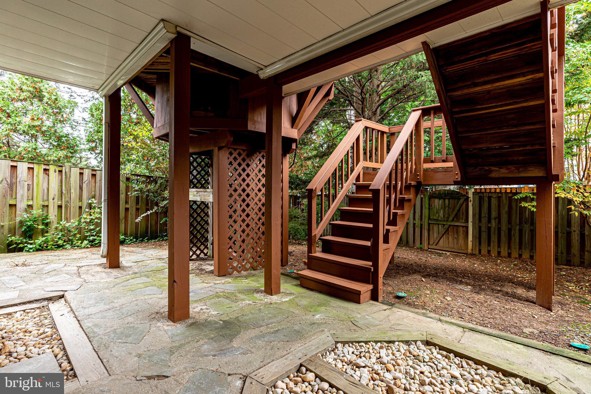 PINECREST - Residential