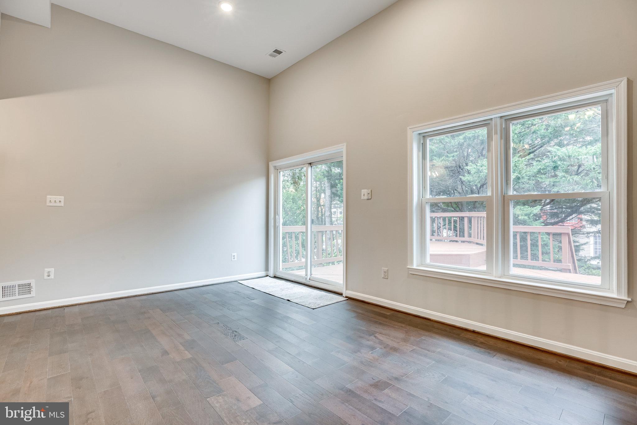 PINECREST - Residential