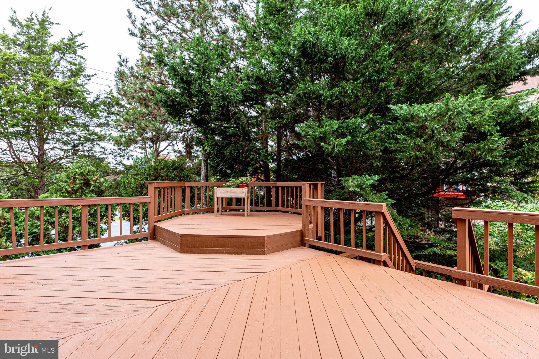 PINECREST - Residential