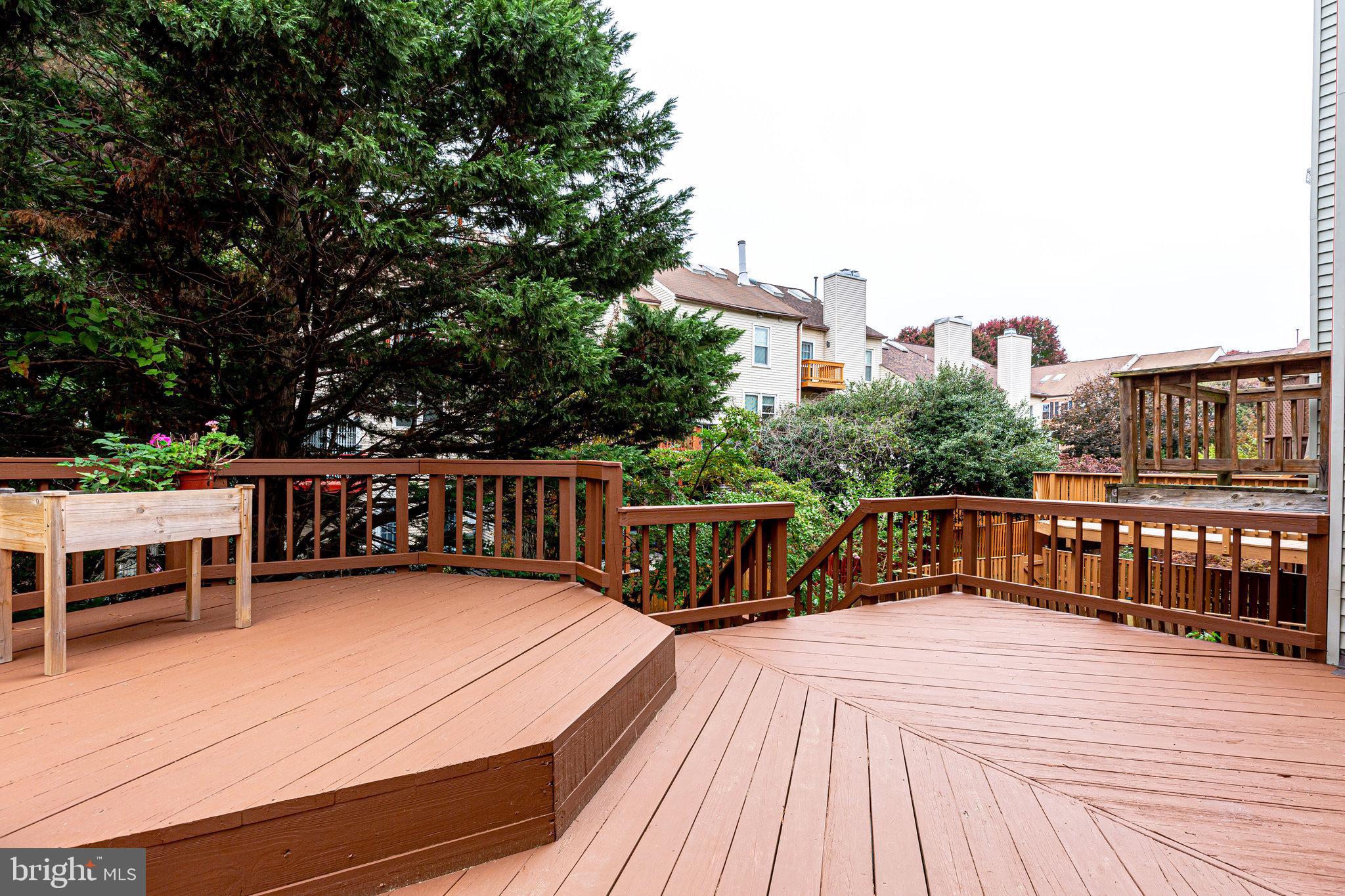 PINECREST - Residential
