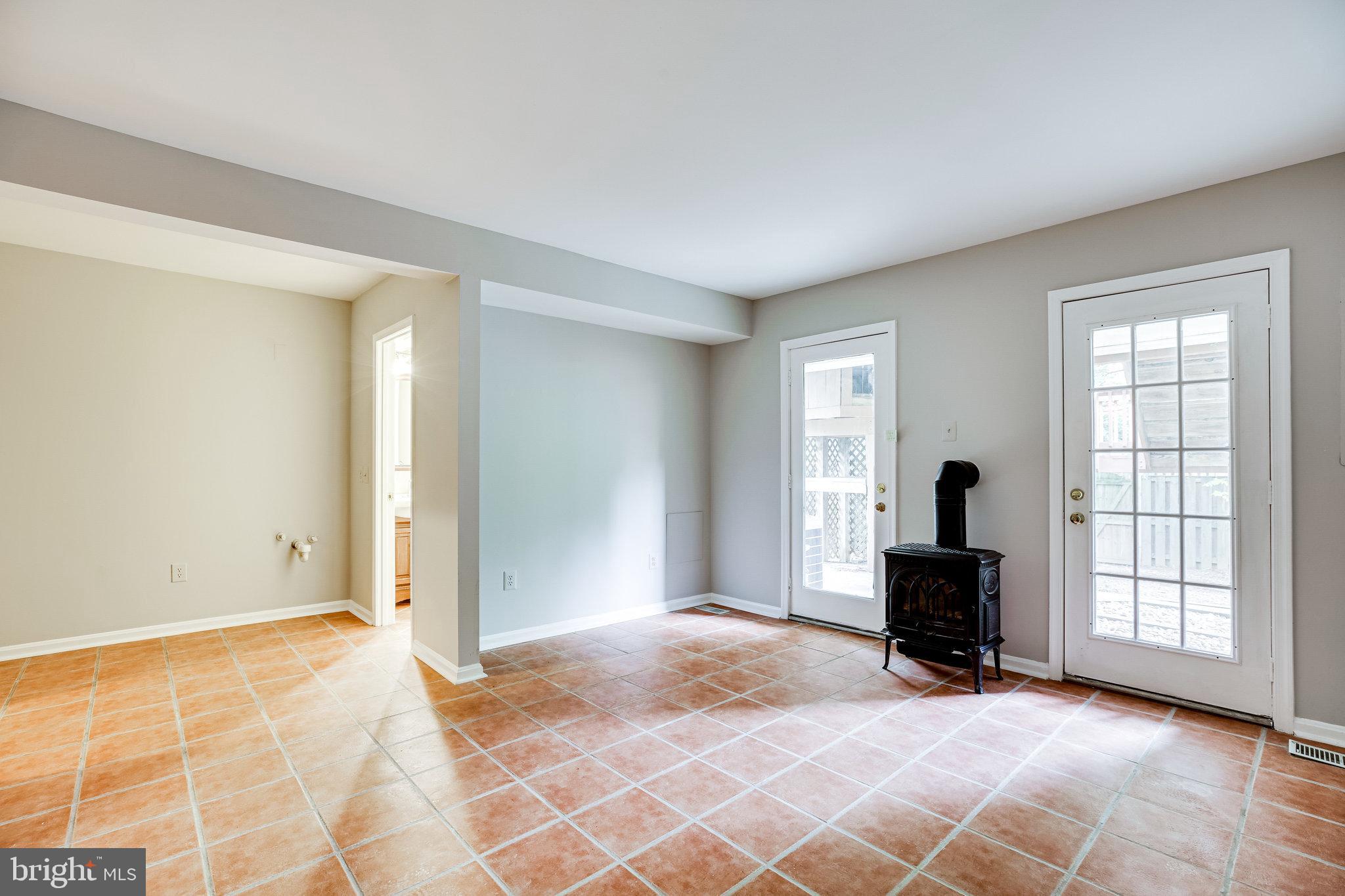 PINECREST - Residential