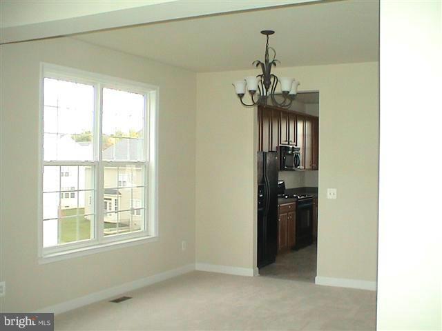 DAVIS ESTATES - Residential Lease