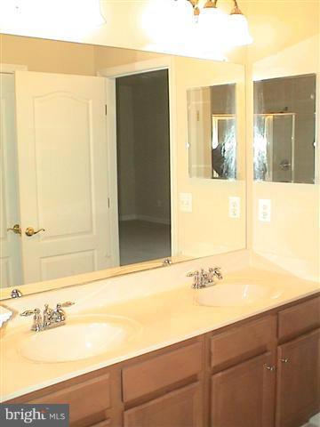 DAVIS ESTATES - Residential Lease