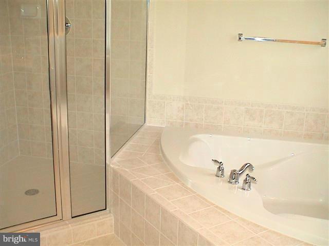 DAVIS ESTATES - Residential Lease