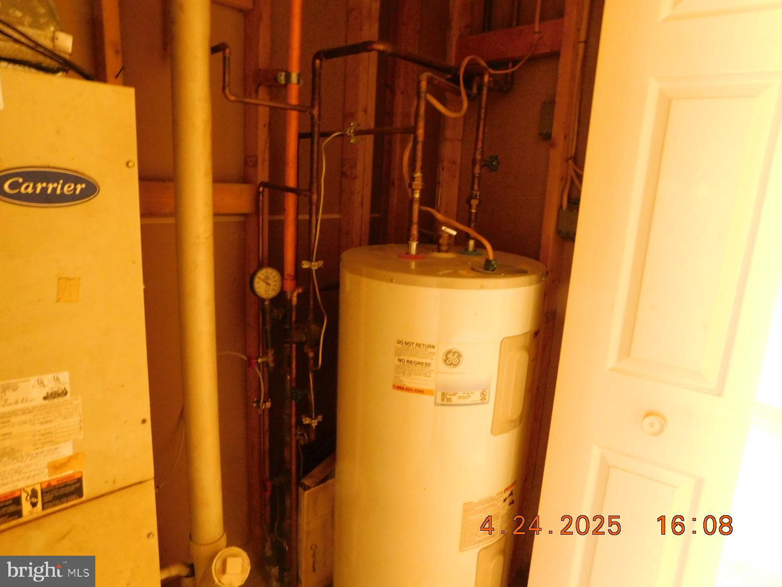 CHESAPEAKE LANDING - Residential