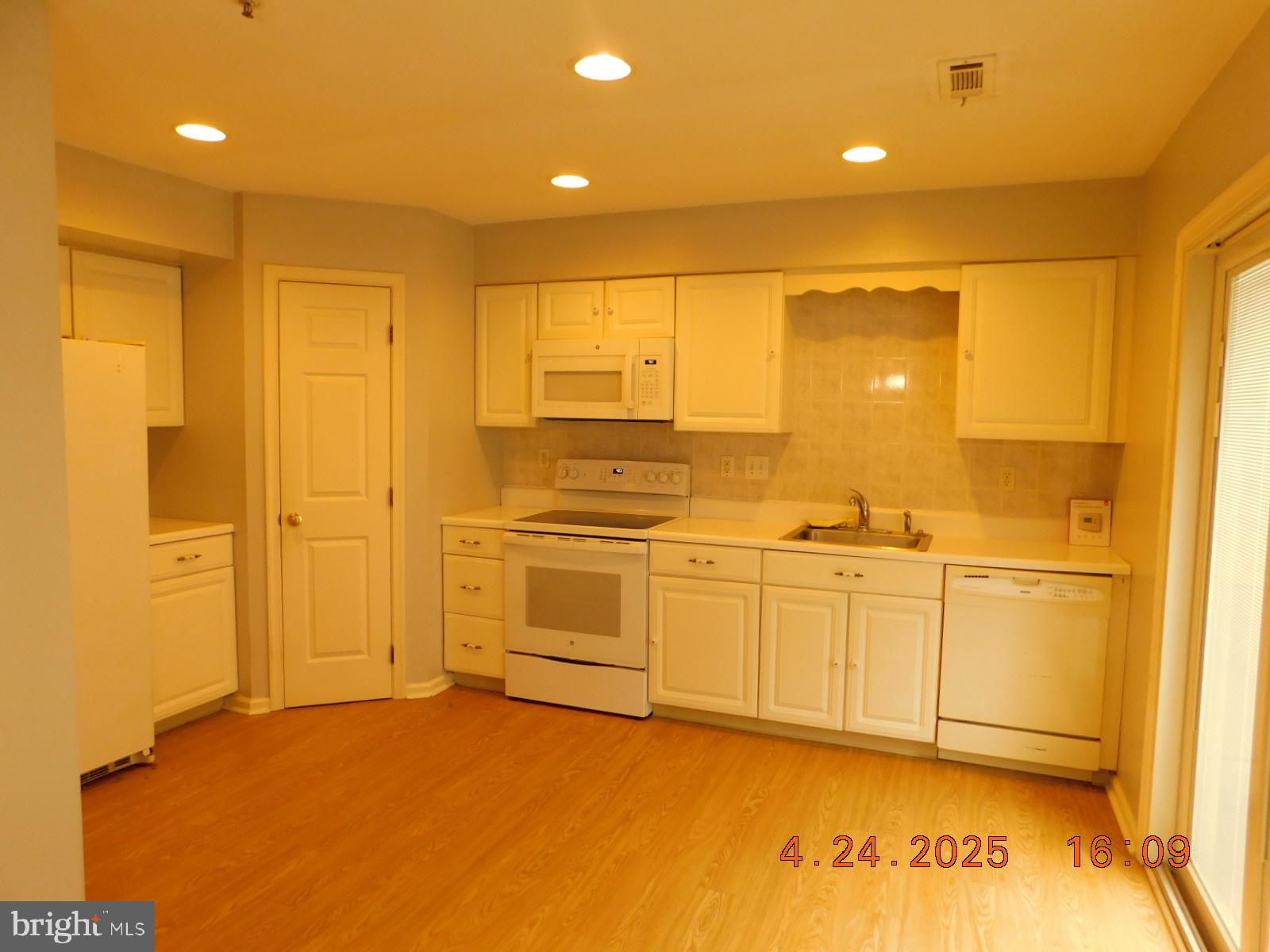103 STARBOARD COURT