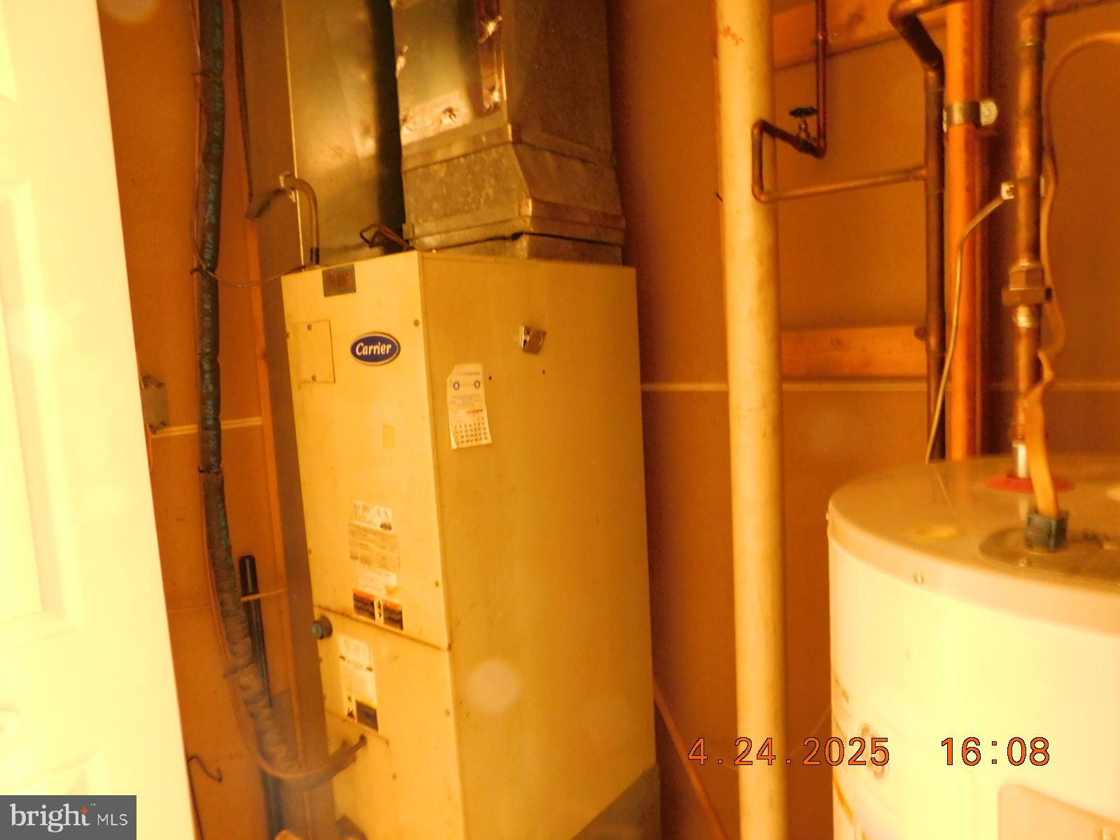 CHESAPEAKE LANDING - Residential