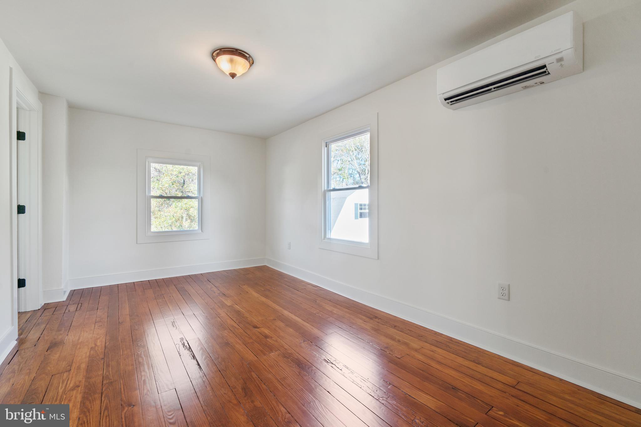 ROCK HALL - Residential