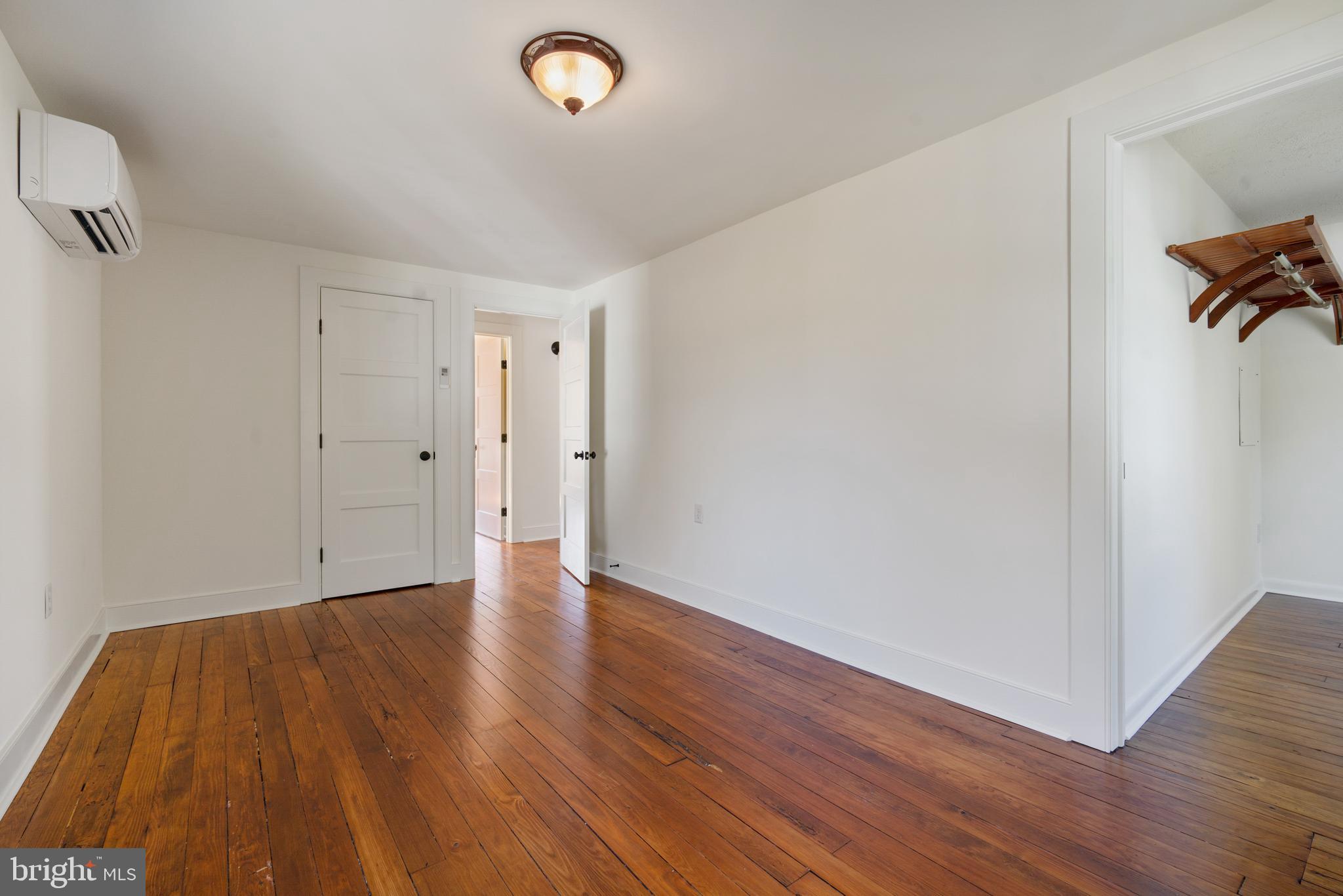 ROCK HALL - Residential