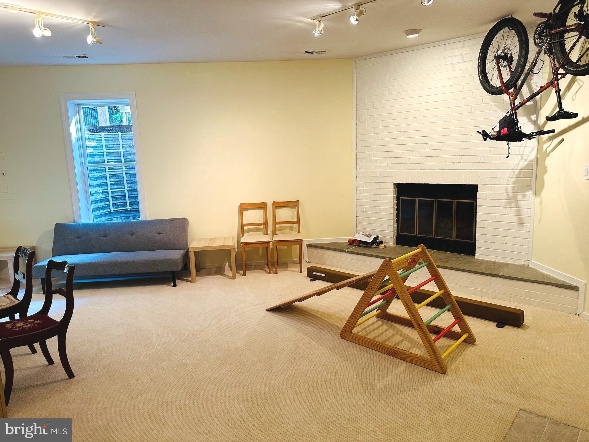 WOODROCK - Residential Lease