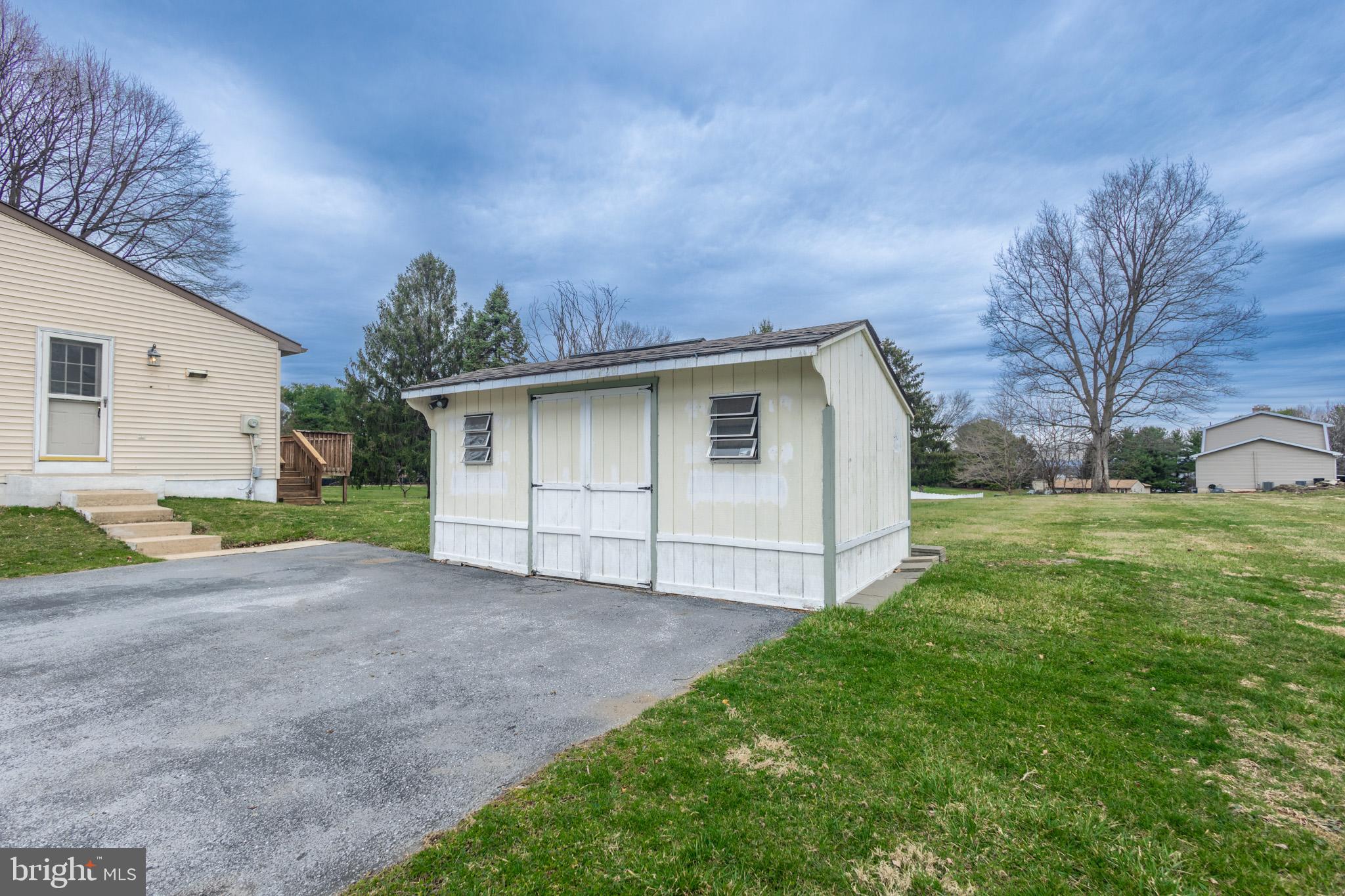 400 ARNOLD CT L-0011