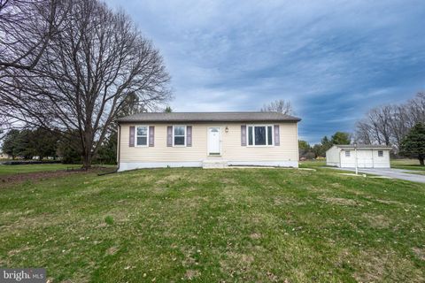 Photo of 400 Arnold Ct L-0011, LEBANON, PA 17042 (MLS # PALN2025182)