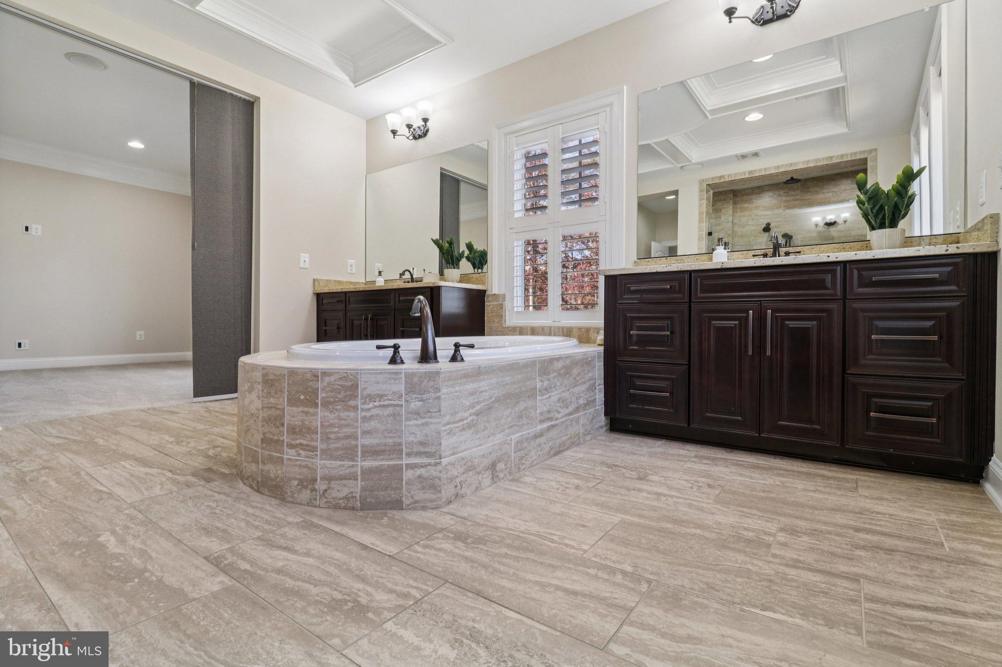 FOX CHAPEL ESTATES - Residential