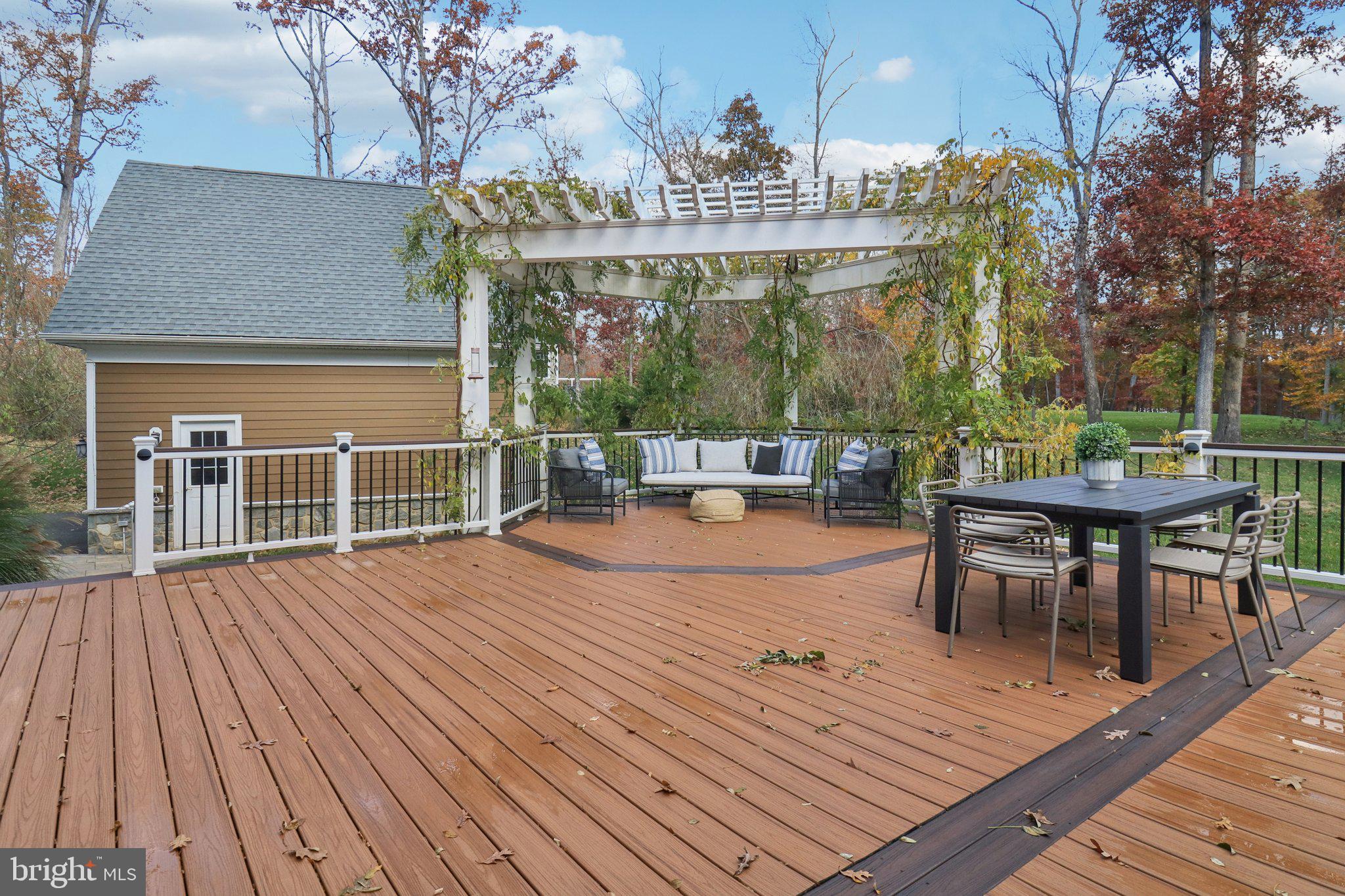 FOX CHAPEL ESTATES - Residential