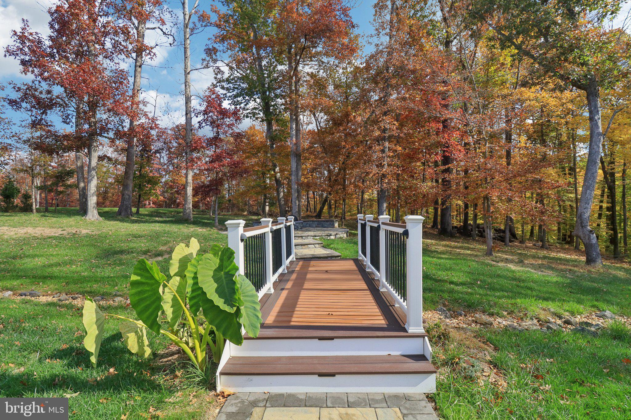 FOX CHAPEL ESTATES - Residential