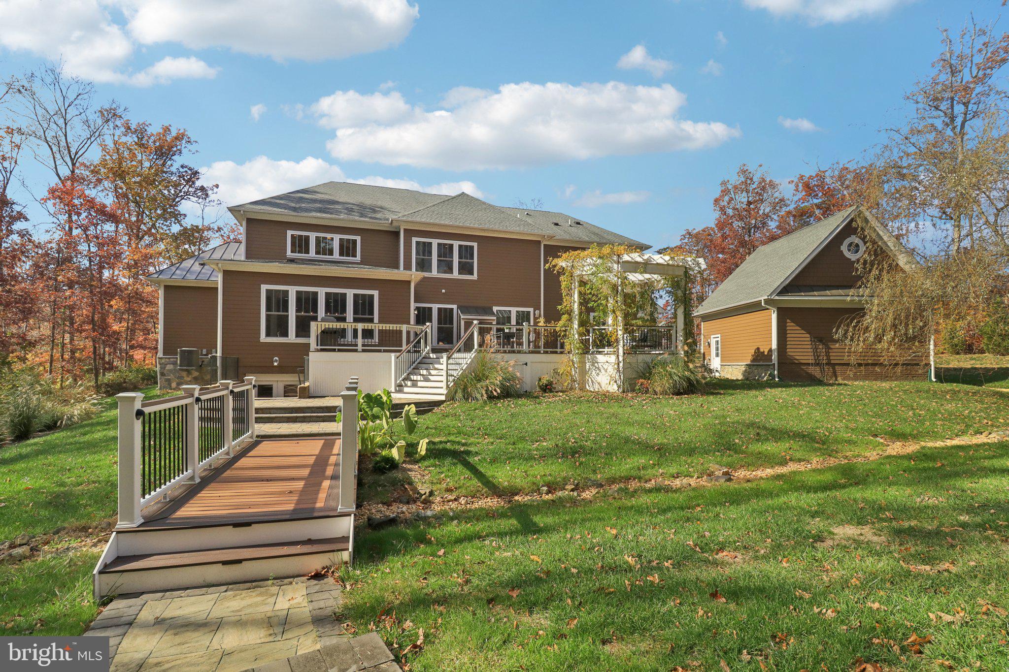 FOX CHAPEL ESTATES - Residential