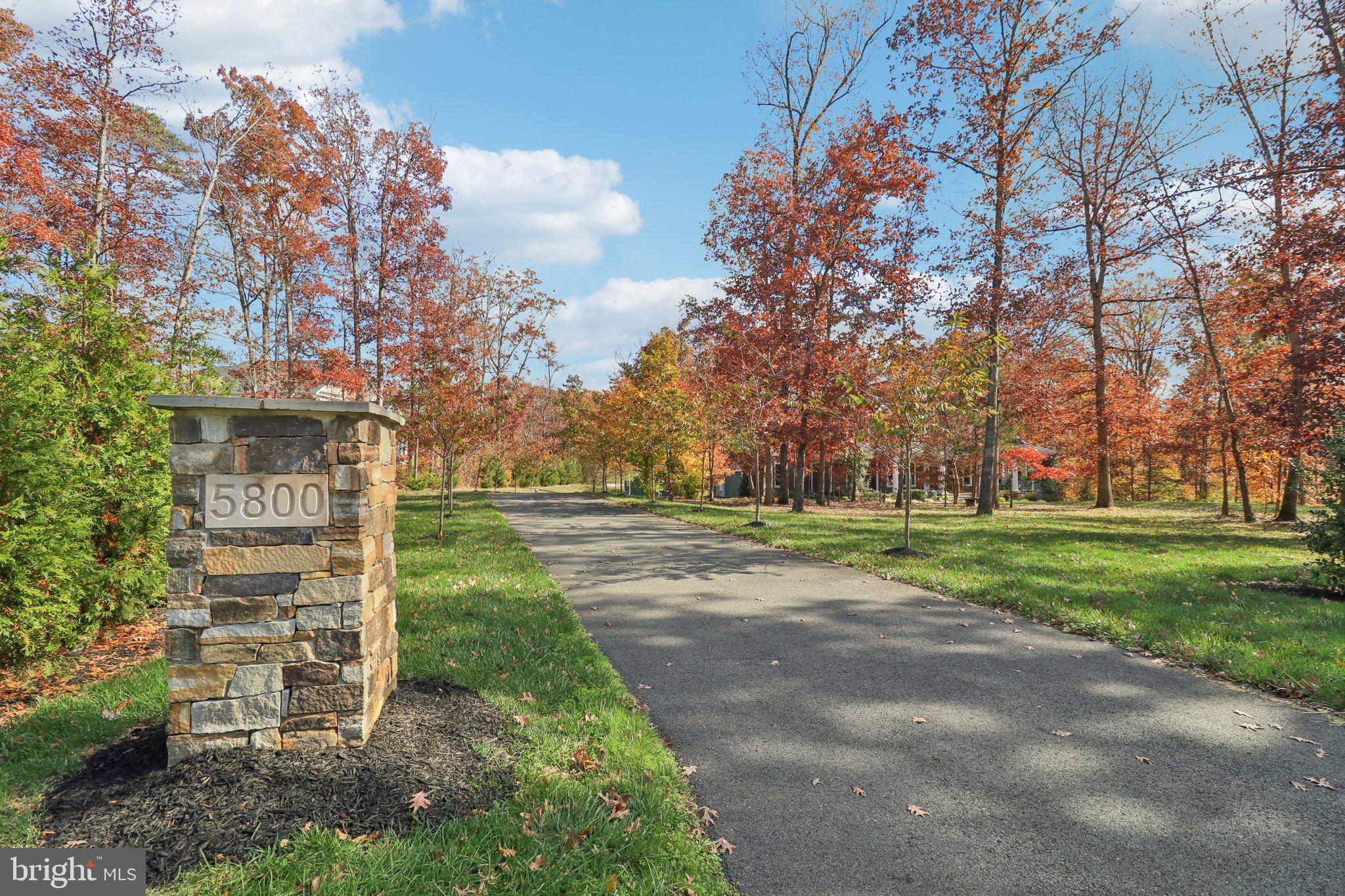 FOX CHAPEL ESTATES - Residential