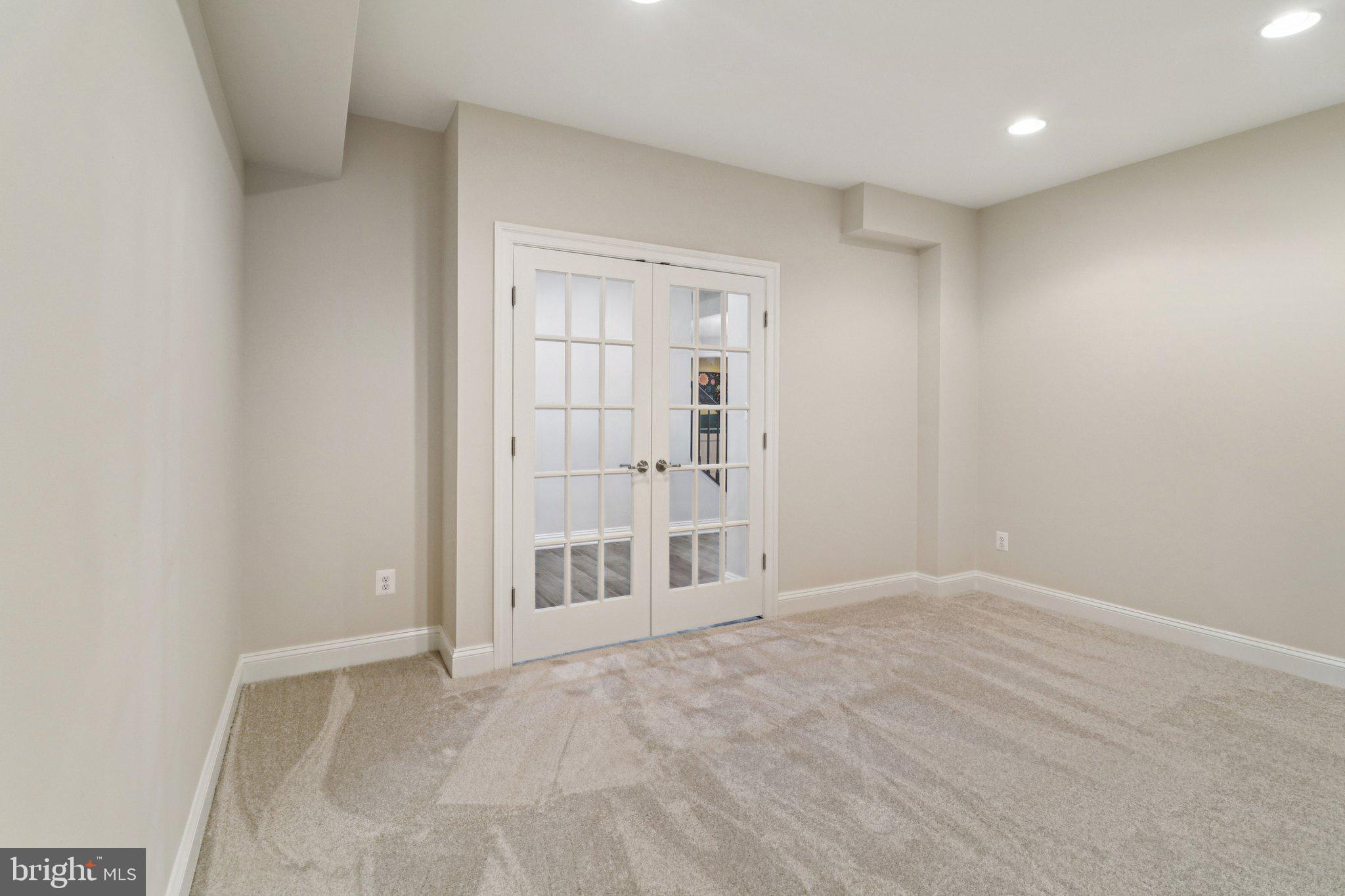 FOX CHAPEL ESTATES - Residential