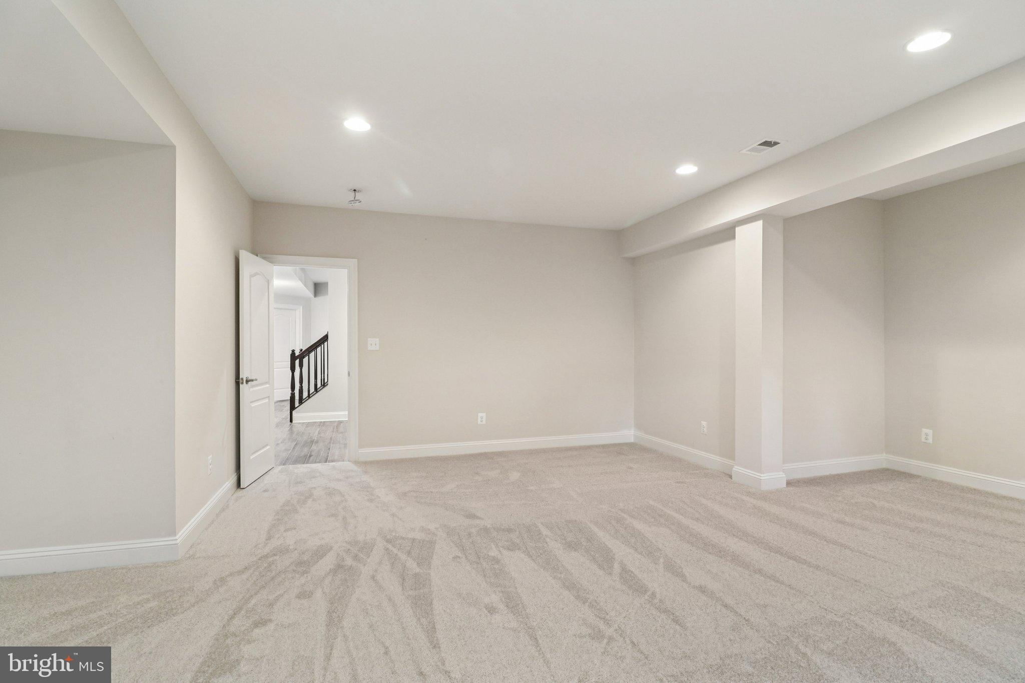 FOX CHAPEL ESTATES - Residential