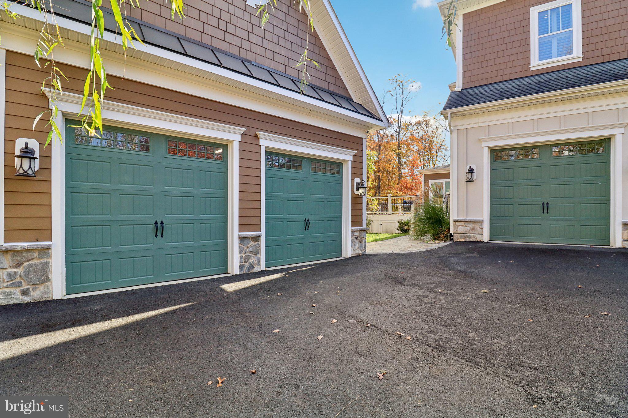 FOX CHAPEL ESTATES - Residential