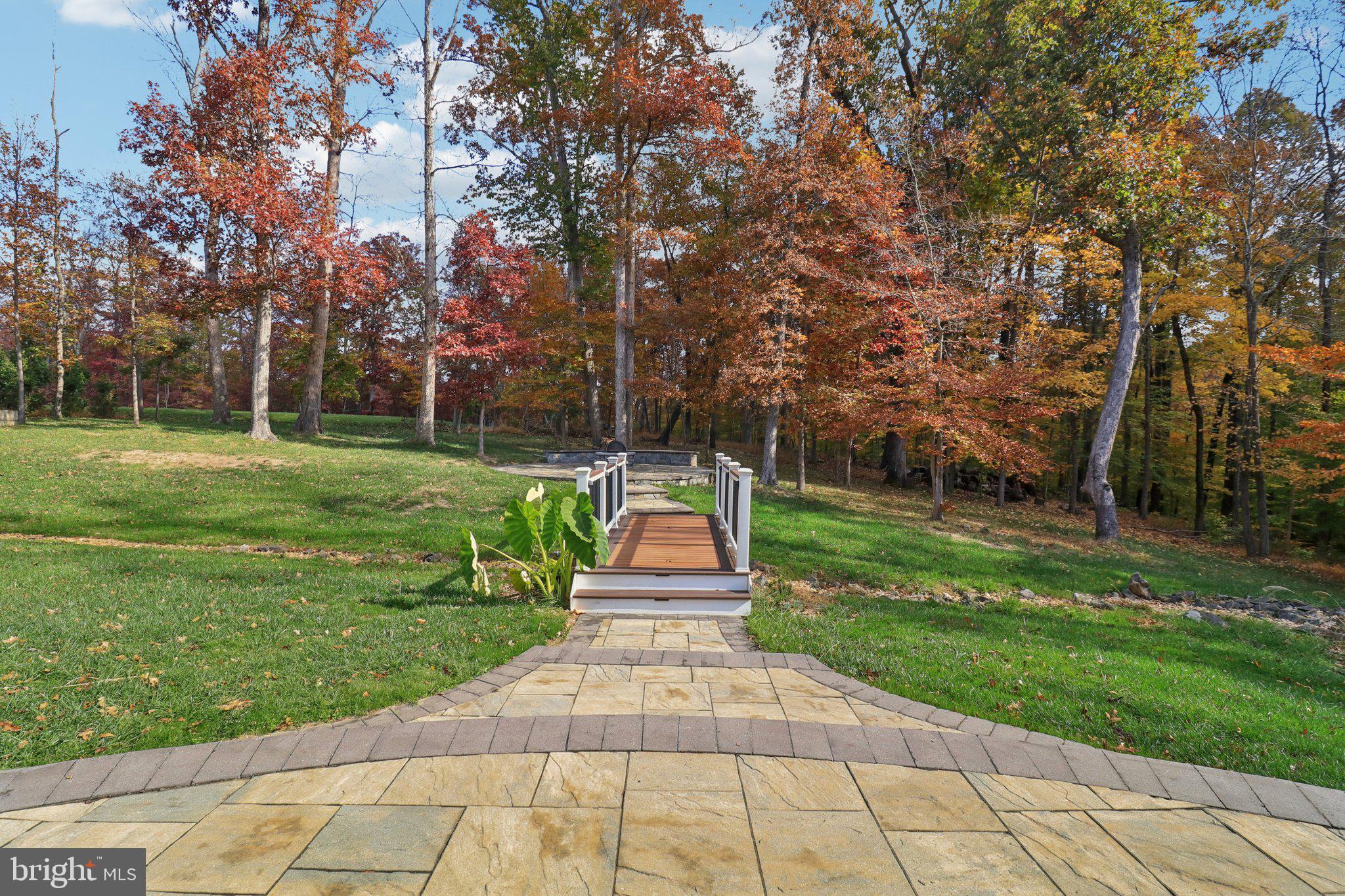 FOX CHAPEL ESTATES - Residential