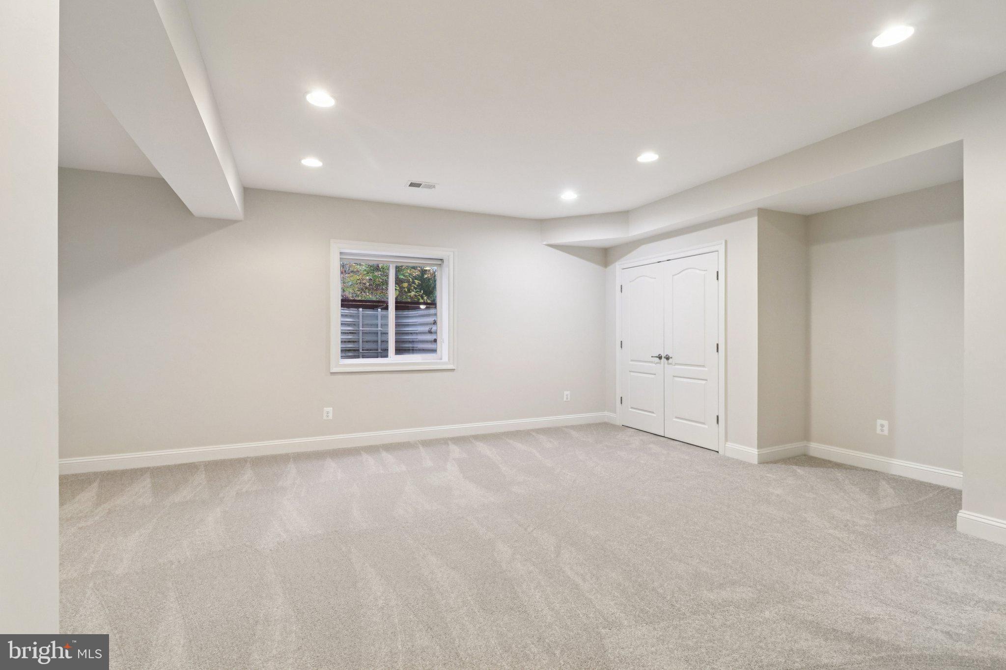 FOX CHAPEL ESTATES - Residential