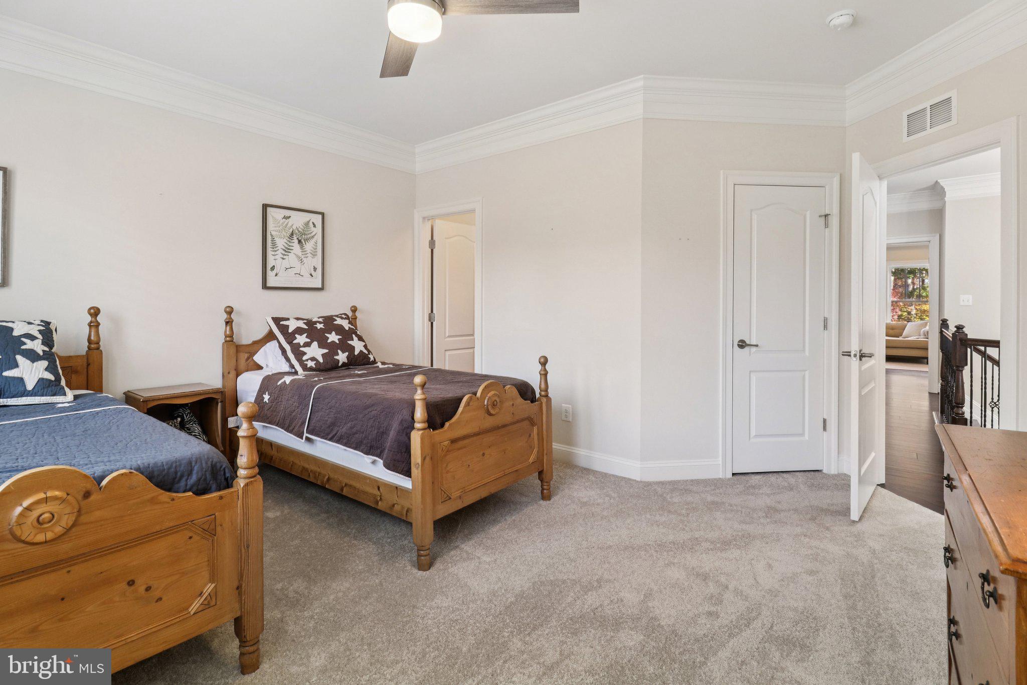 FOX CHAPEL ESTATES - Residential