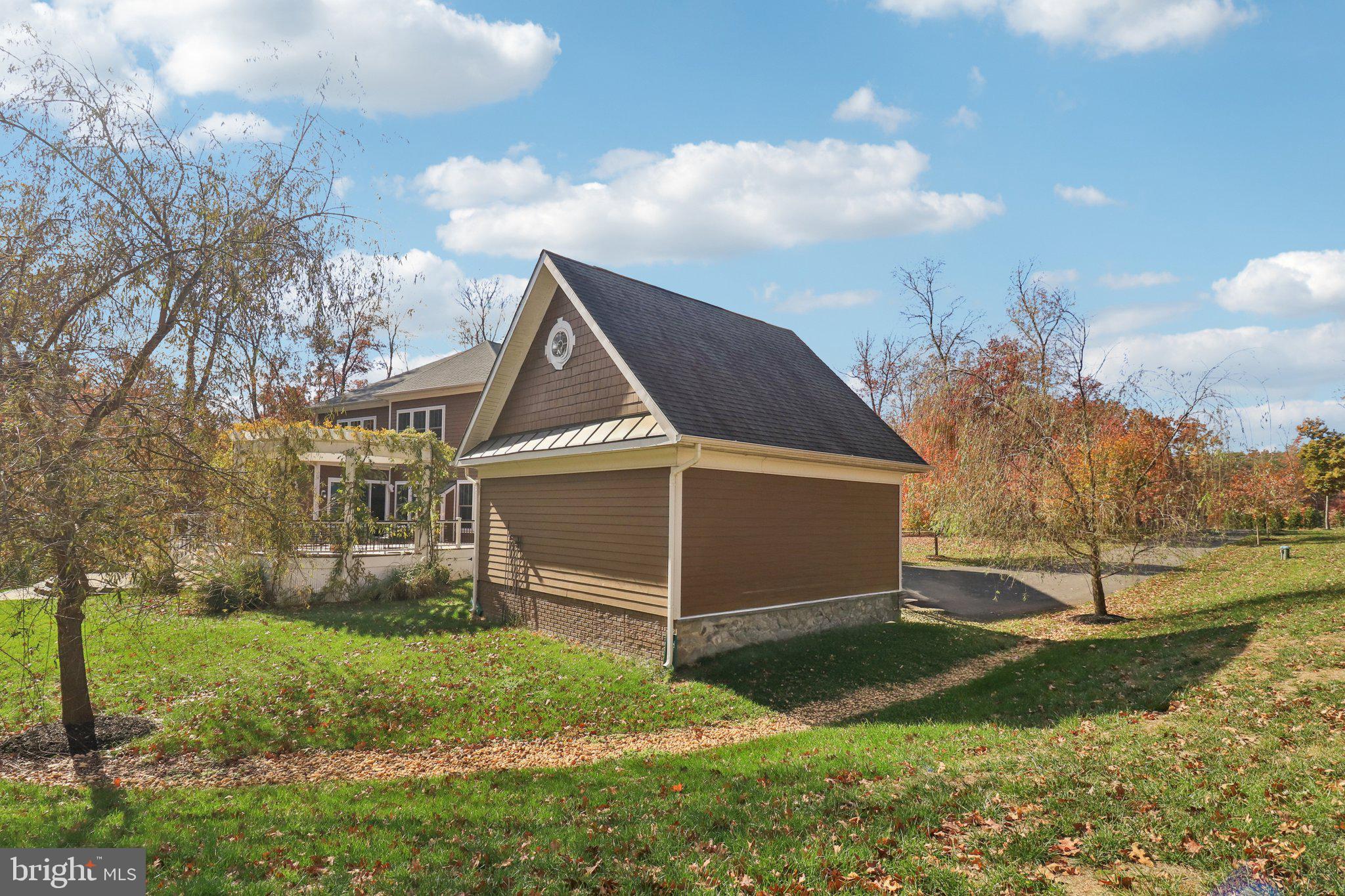 FOX CHAPEL ESTATES - Residential