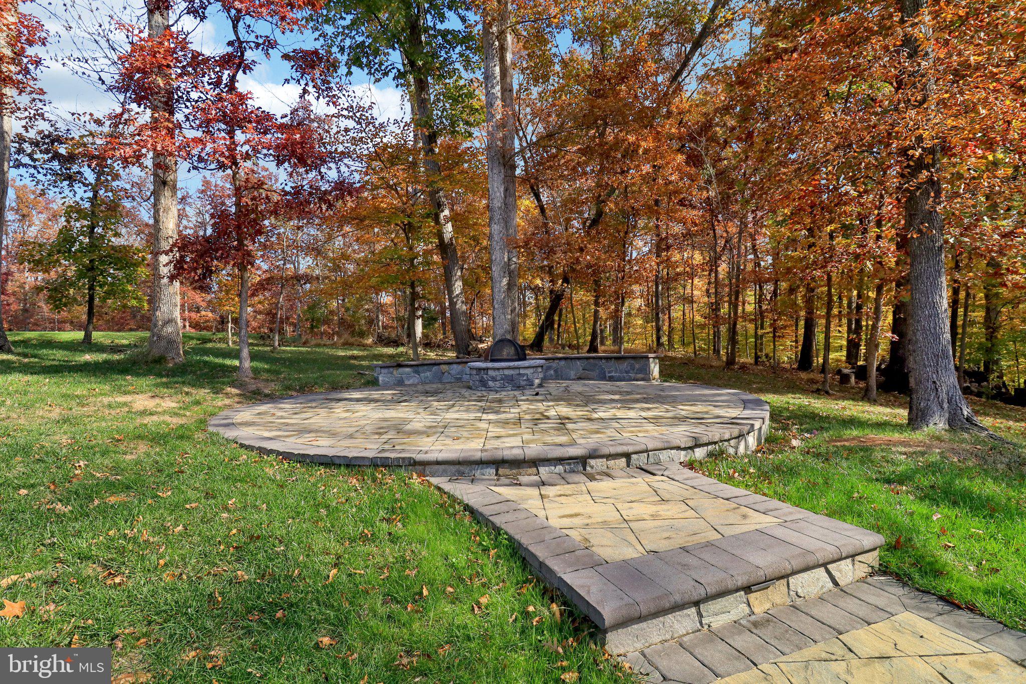 FOX CHAPEL ESTATES - Residential