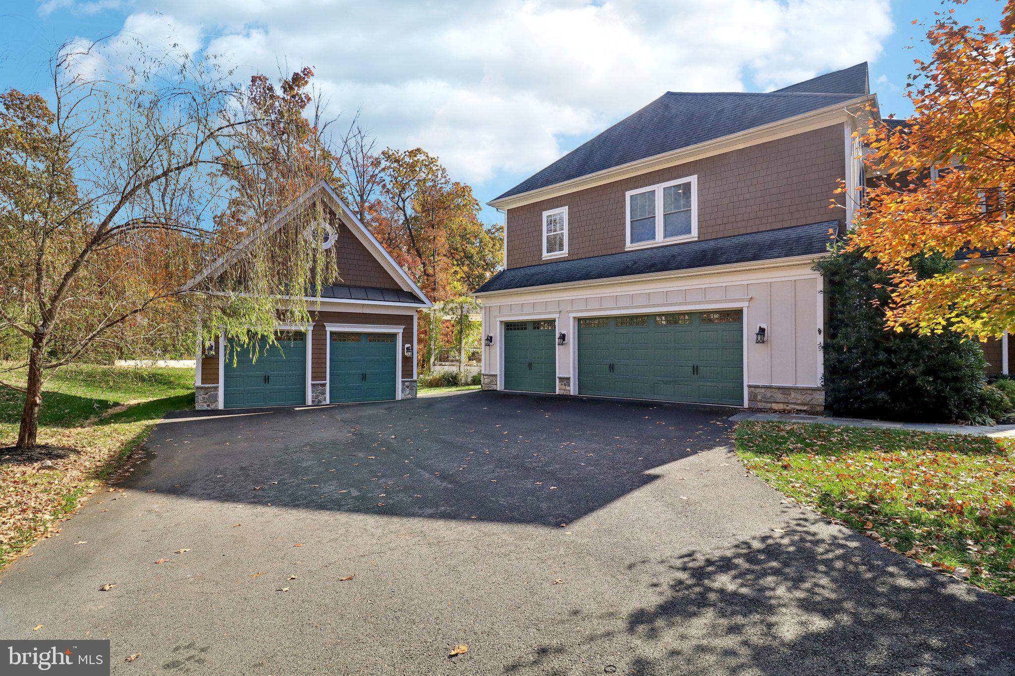 FOX CHAPEL ESTATES - Residential