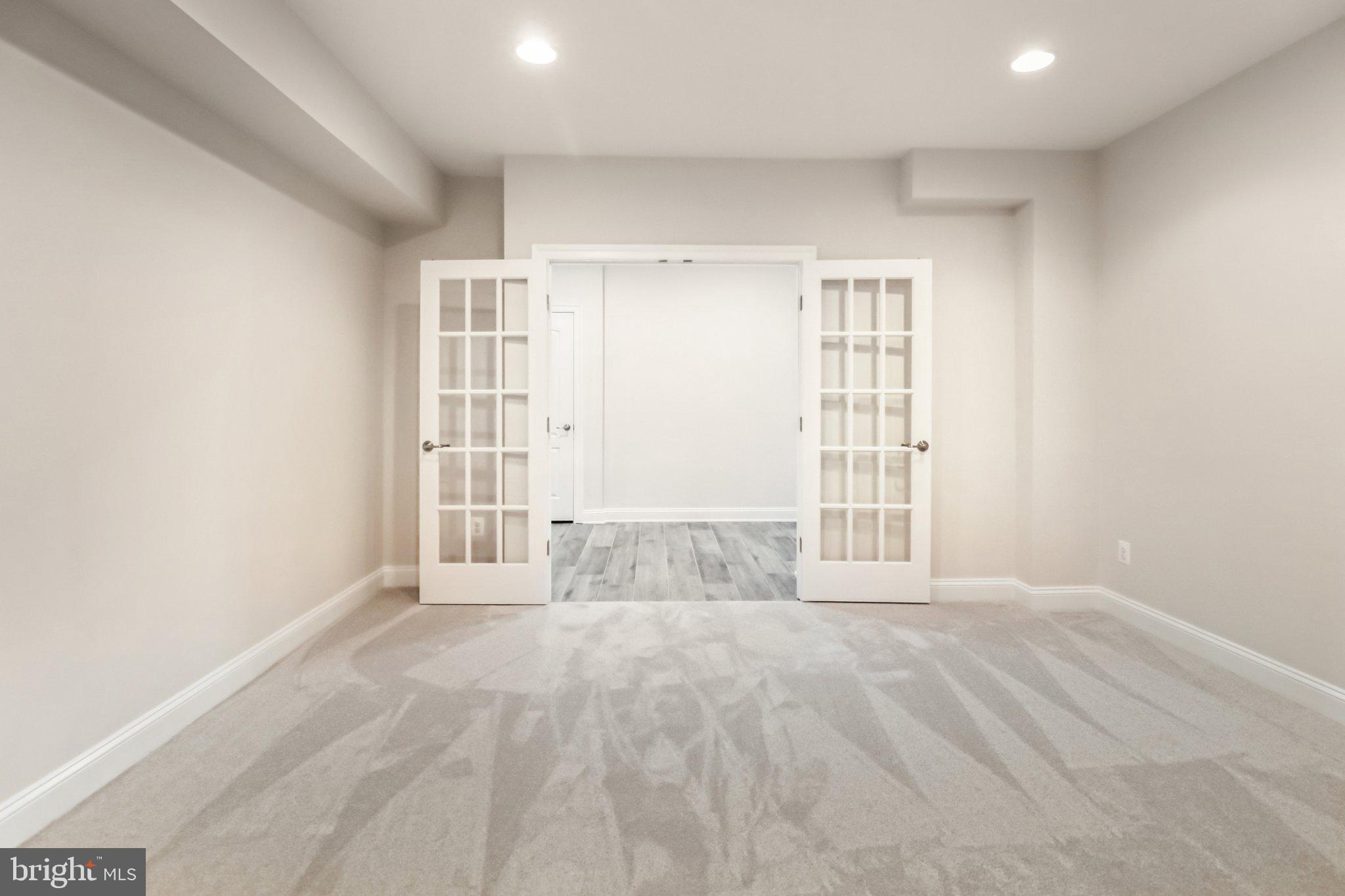 FOX CHAPEL ESTATES - Residential