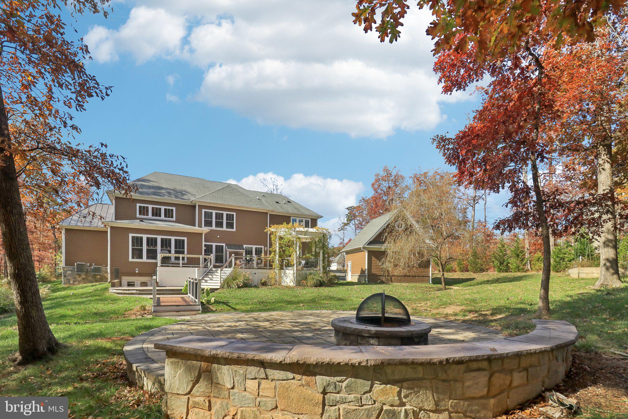 FOX CHAPEL ESTATES - Residential