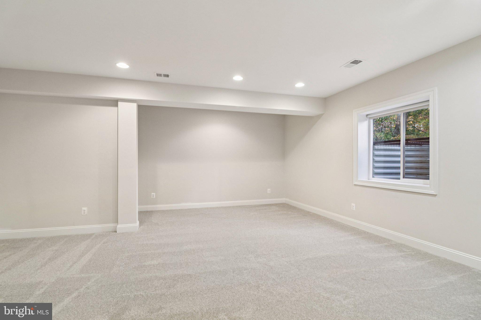 FOX CHAPEL ESTATES - Residential