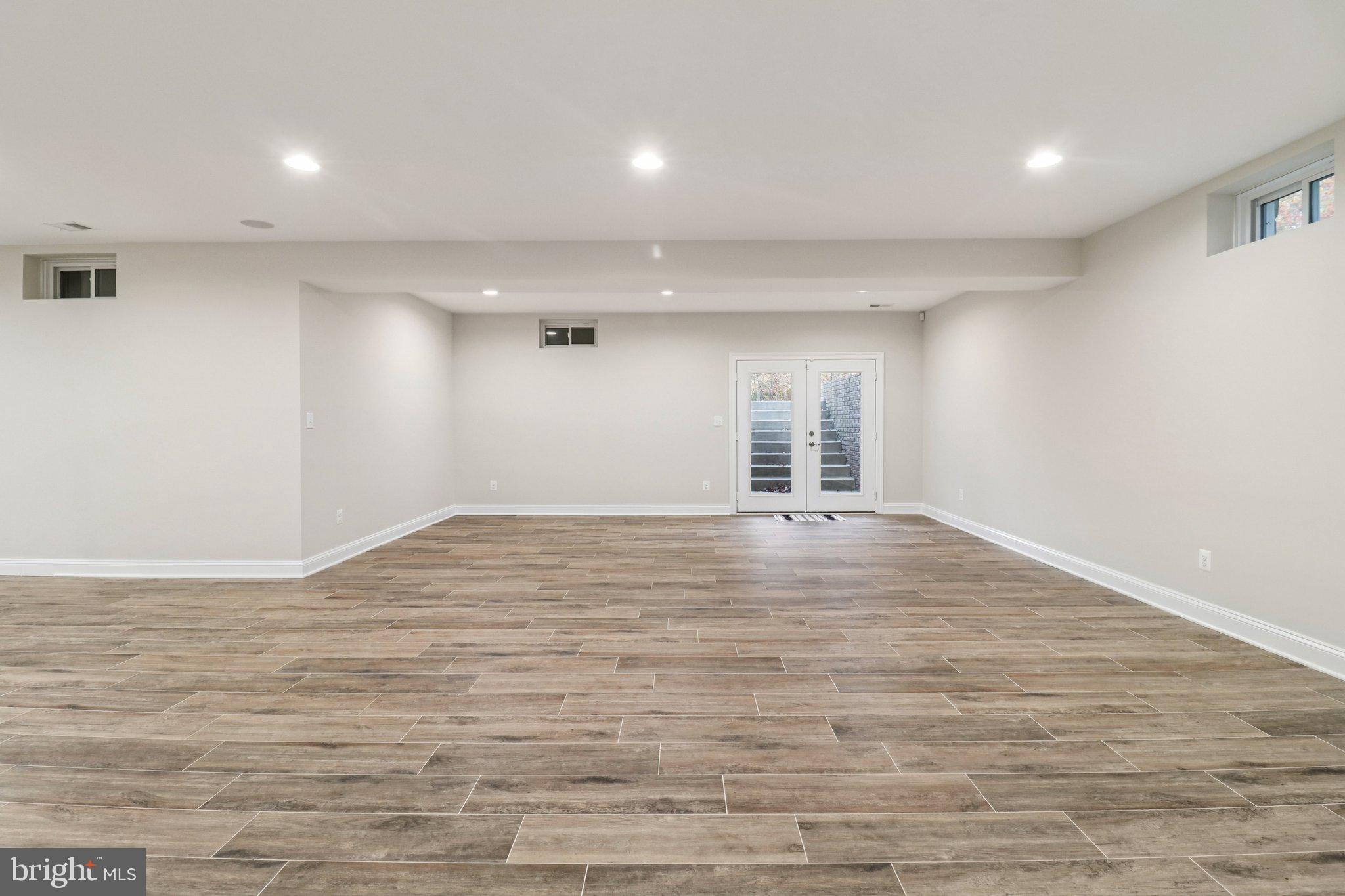 FOX CHAPEL ESTATES - Residential