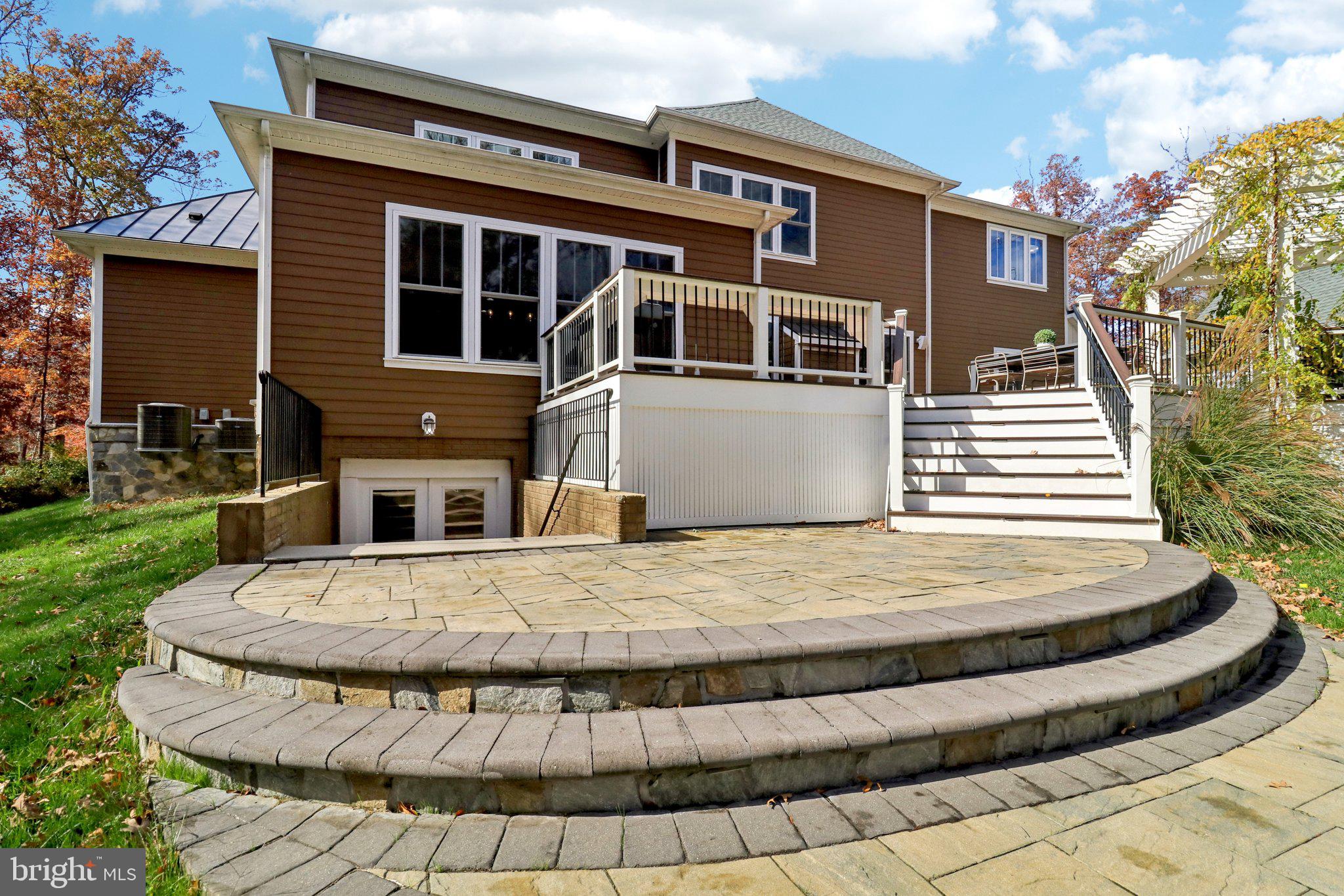 FOX CHAPEL ESTATES - Residential