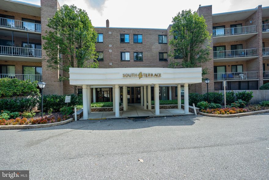 This amazing bright rental   3 bedroom, 2.5 bathroom corner condo unit at The Terraces at Oak Hill in Penn Valley comes with a balcony, use of pool, tennis courts, basketball courts and a health club facility.  Enter the unit to a foyer, coat closet, laundry closet with washer/dryer, a spacious and bright Living room with parquet wood floors and sliding doors to a  balcony overlooking  trees, and a galley kitchen with dishwasher, stove,  and refrigerator.  The oversized  primary bedroom has a  bathroom with a separate tub and stall shower and two walk in closets.  The second bedroom has a walk in closet and an ensuite bathroom.  There is a third bedroom with closet  and cabinet included,  a hallway powder room.  Great location minutes to Center City and award-winning Lower Merion schools.  Bus transportation will stop in the complex.