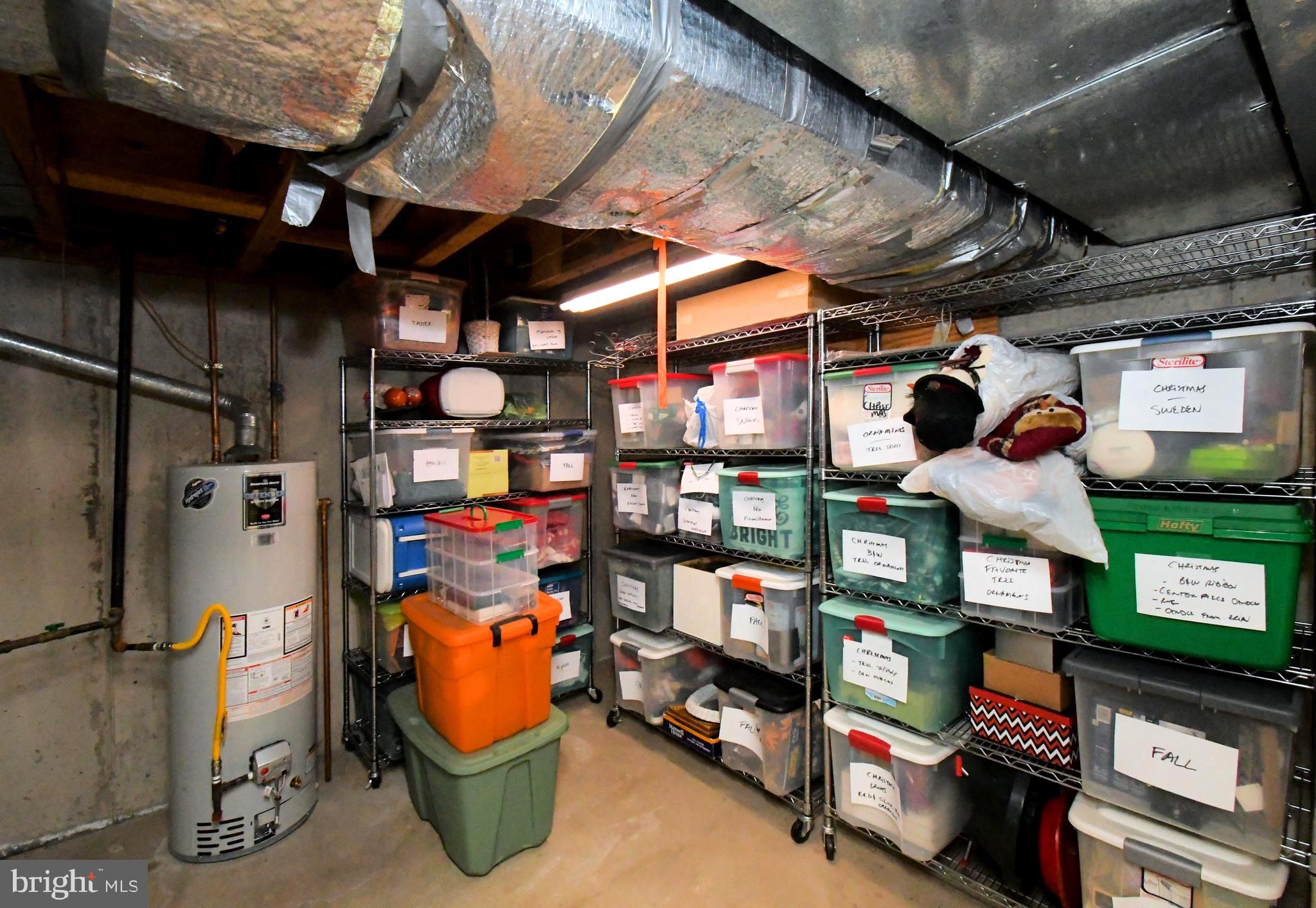 ASPEN WOODS - Residential