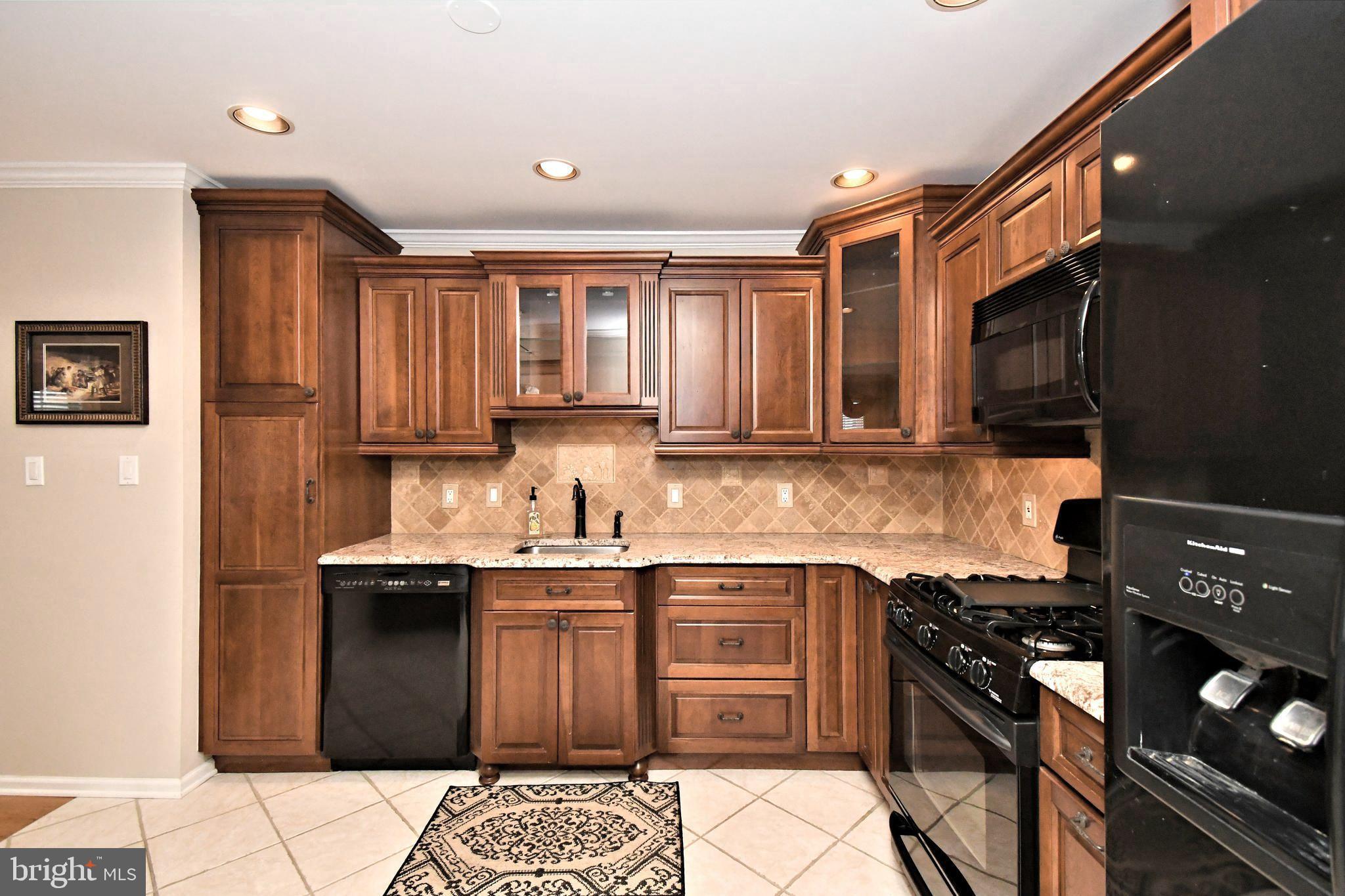 ASPEN WOODS - Residential