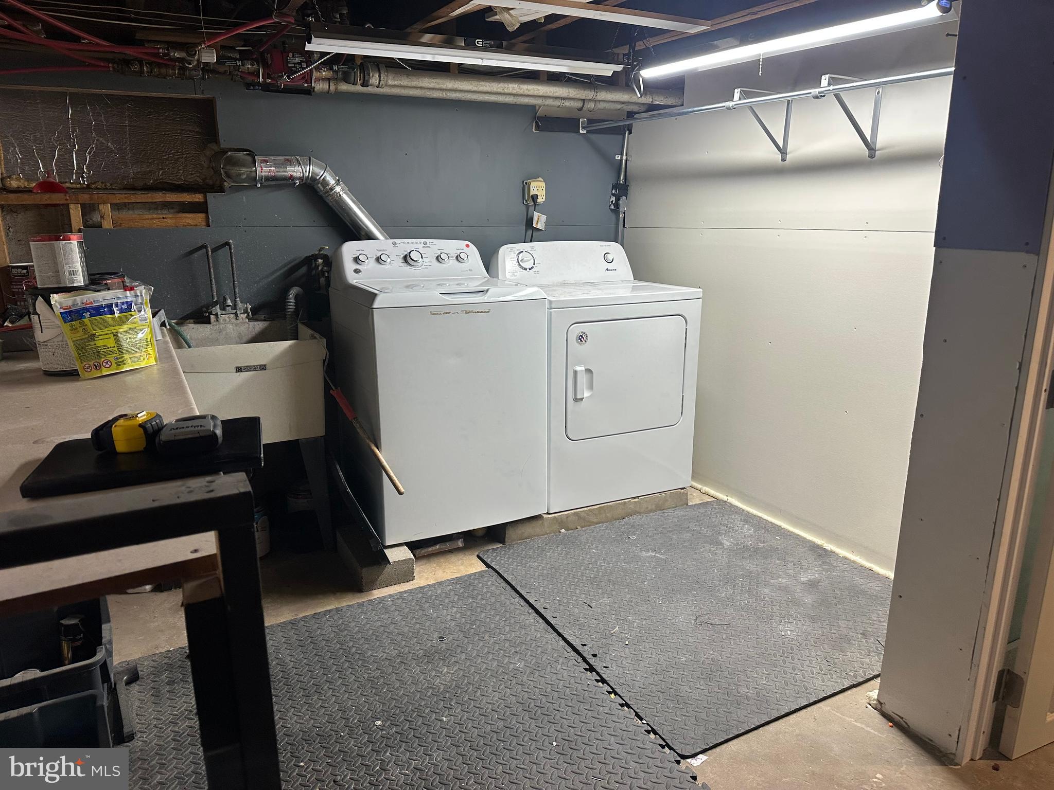 AMBLER HOUSE - Residential Lease