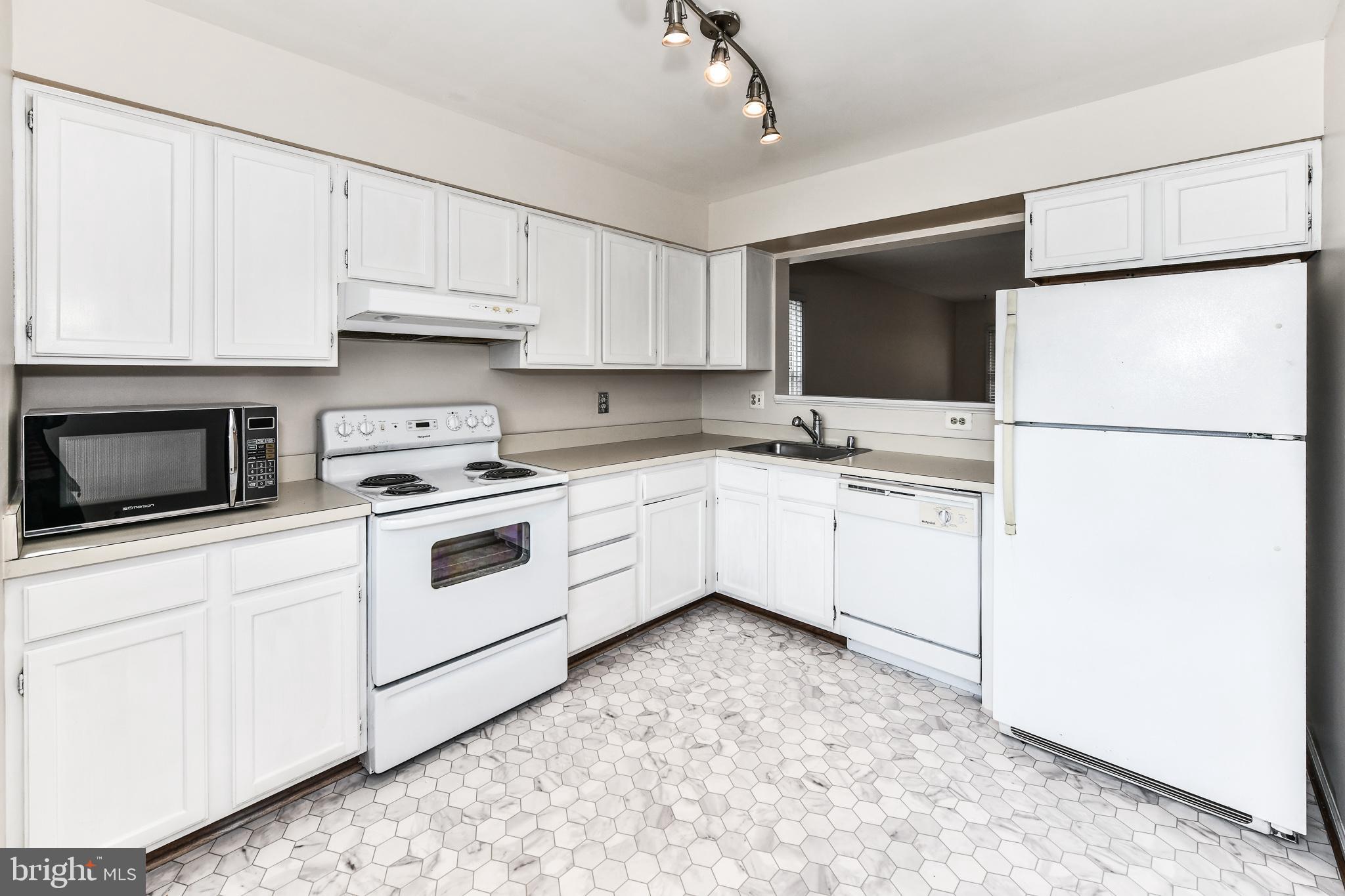 STONEHENGE - Residential Lease